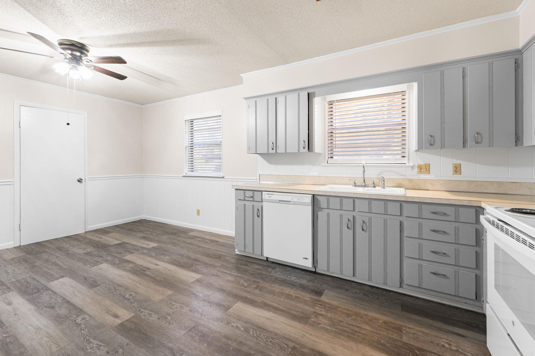 INDIAN HILLS - Residential