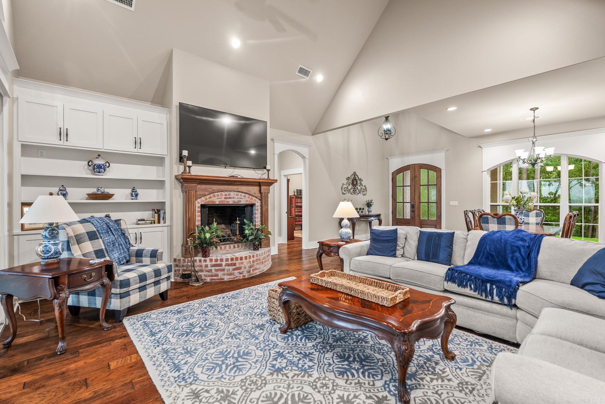 NORTH VIEW ESTATES - Residential