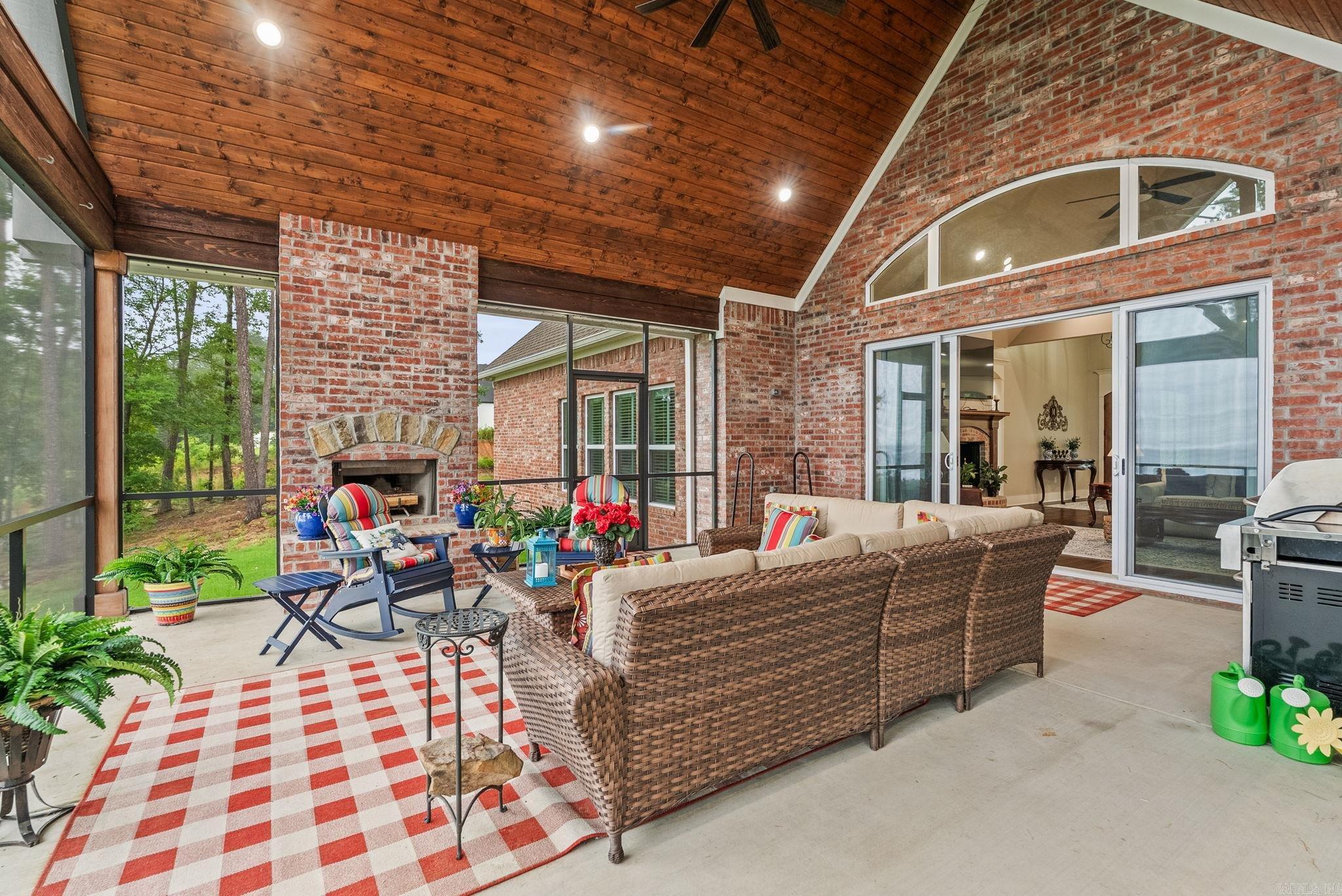 NORTH VIEW ESTATES - Residential