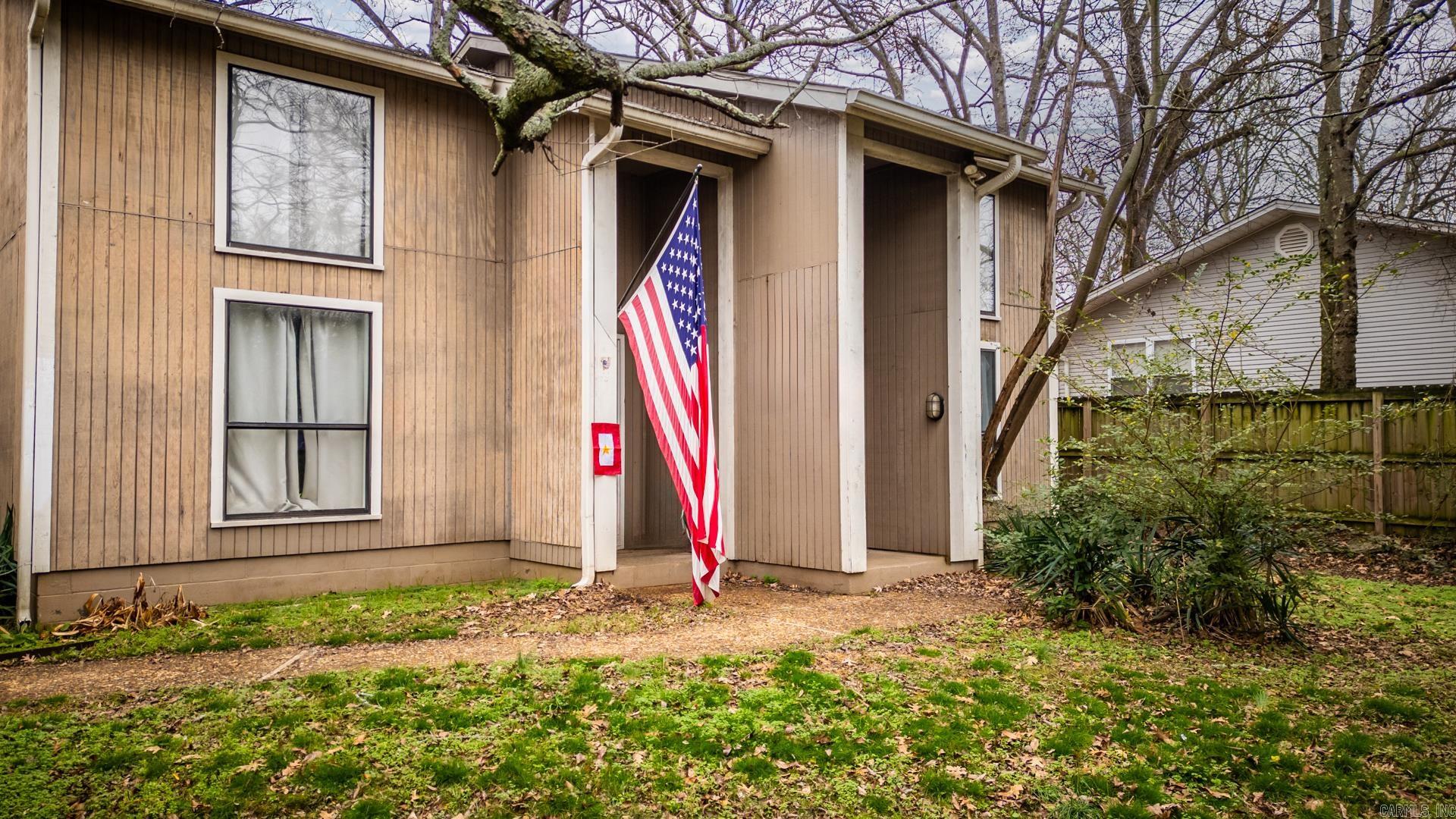 Consistent rental property with four 1bed/1bath units close to UAMS and St. Vincent hospitals. All units have been cosmetically upgraded with new floors, cabinets, countertops and more. 5524 B has 2 units, each with private access and covered porches. 5522 B features 2 units with loft-style bedrooms and spacious living rooms.