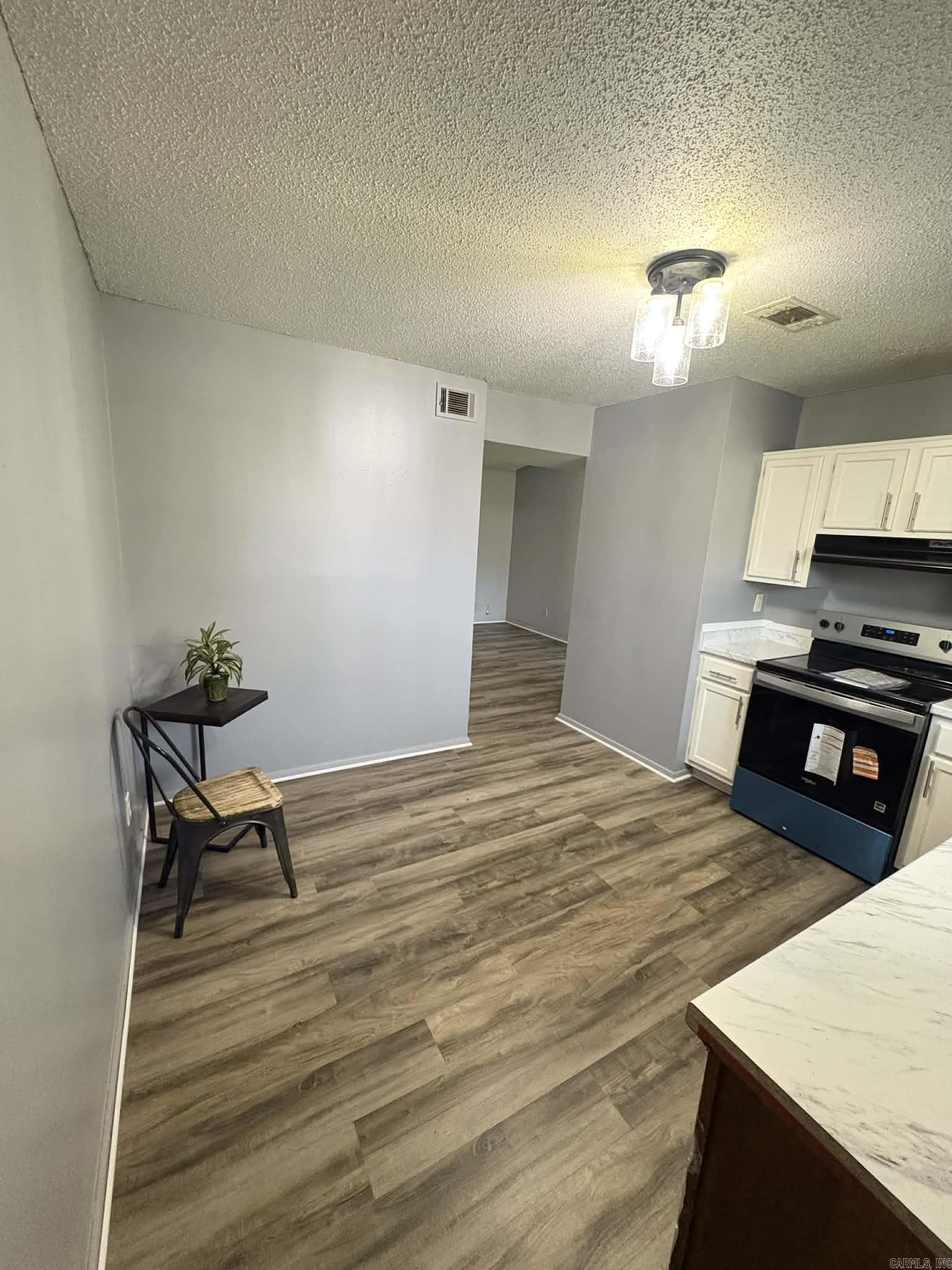 MEADOWLARK - Residential