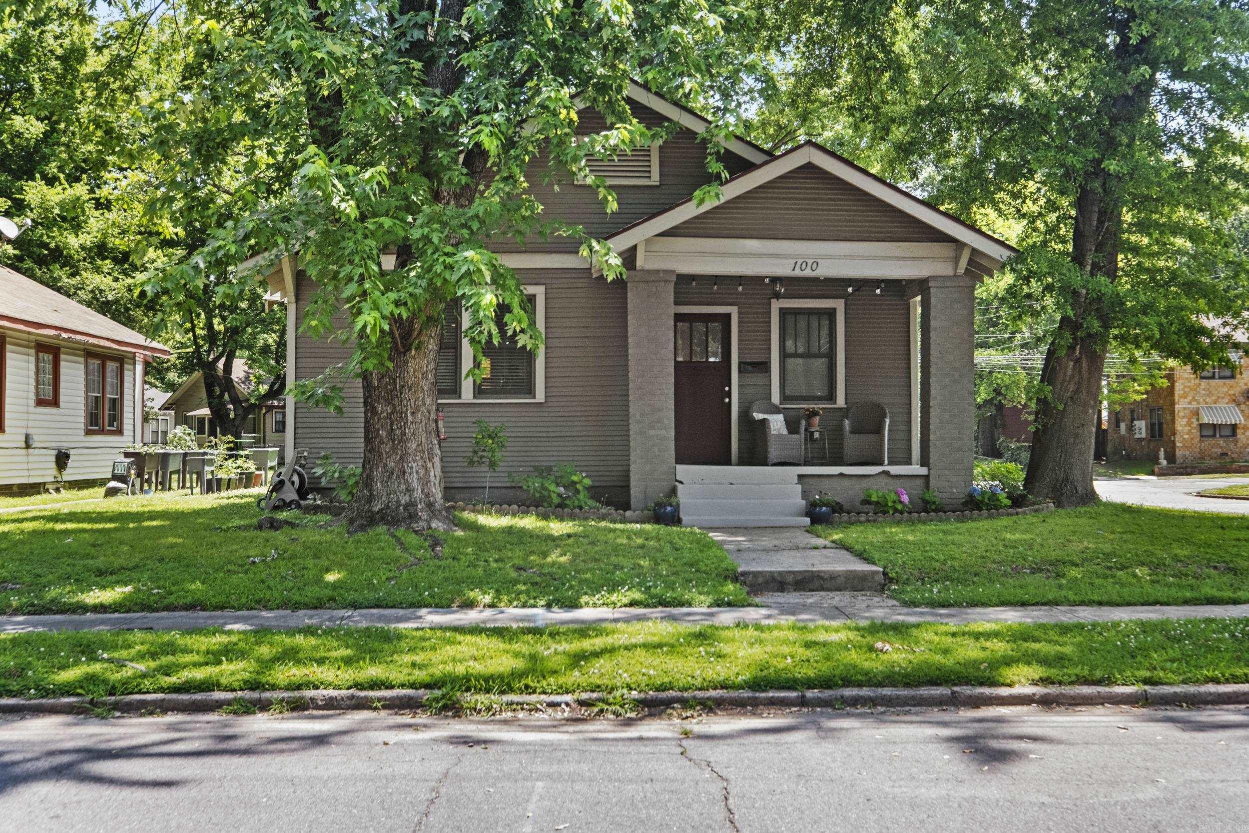 Renovated Craftsman Bungalow in Argenta Historic District! Spacious open floor plan with large living space that includes dining area and kitchen with breakfast bar. Generous bedrooms with large walk-in closet space! Large laundry with storage. Backyard with fenced patio and rear parking. Within walking distance of many wonderful downtown attractions-Simmons Arena, Dickey-Stephens park, Comedy Theatre and live music, Melrose Park, the river, biking & walking trails, the trolley, food & fun! Call today for your private showing!!
