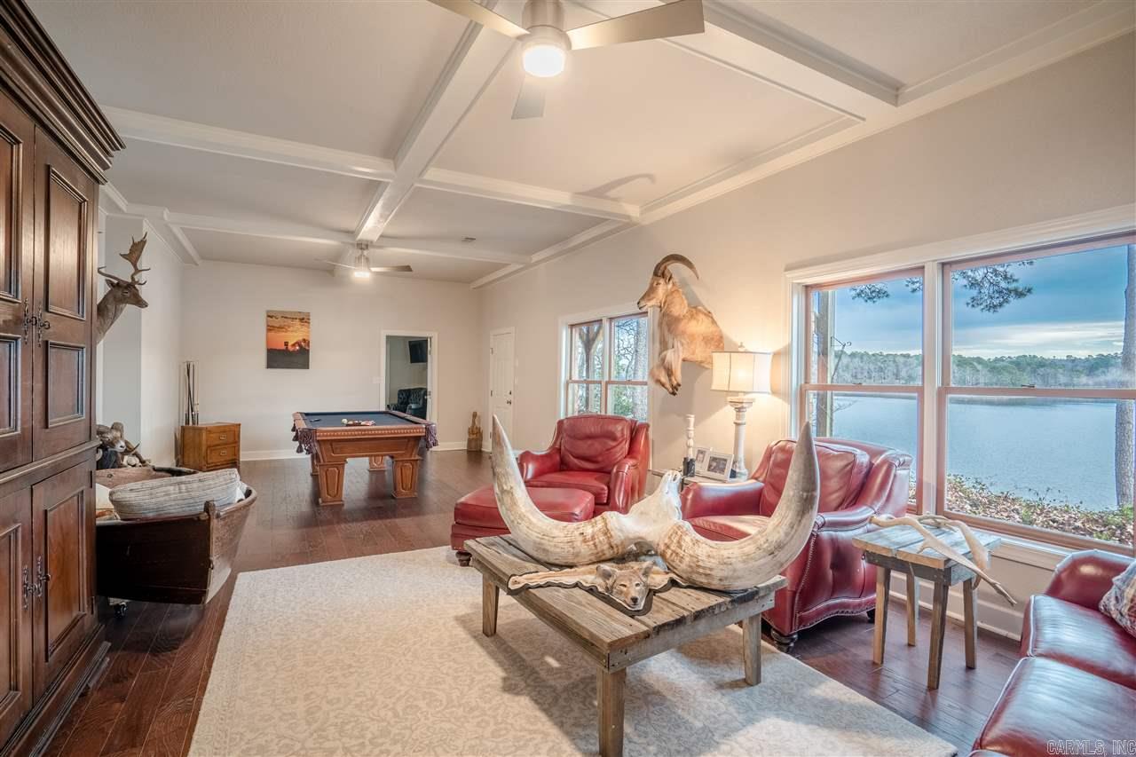 QUINNS LAKE PARK - Residential