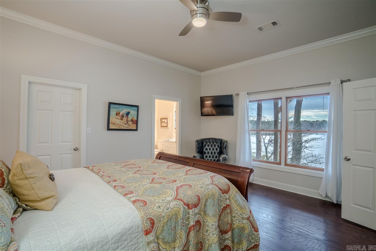 QUINNS LAKE PARK - Residential