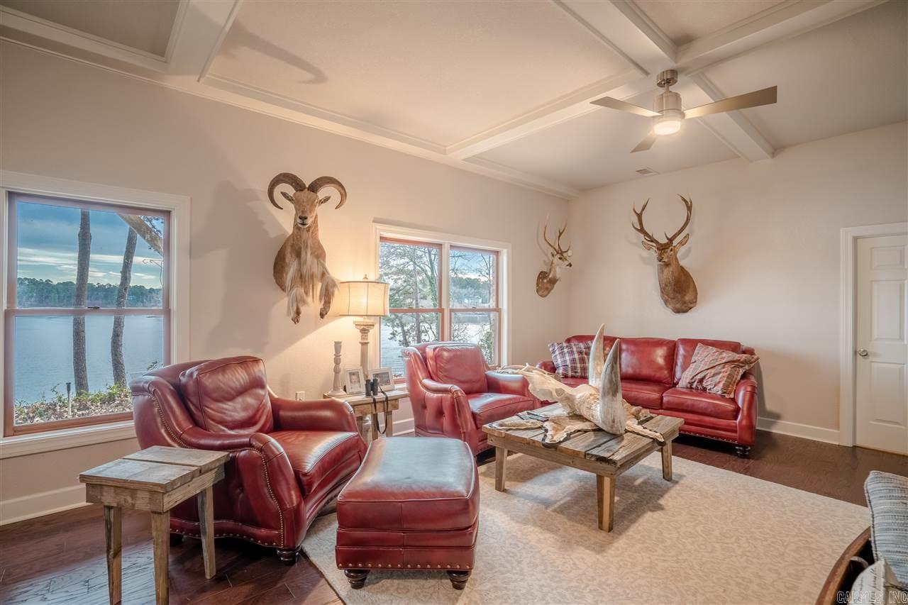 QUINNS LAKE PARK - Residential