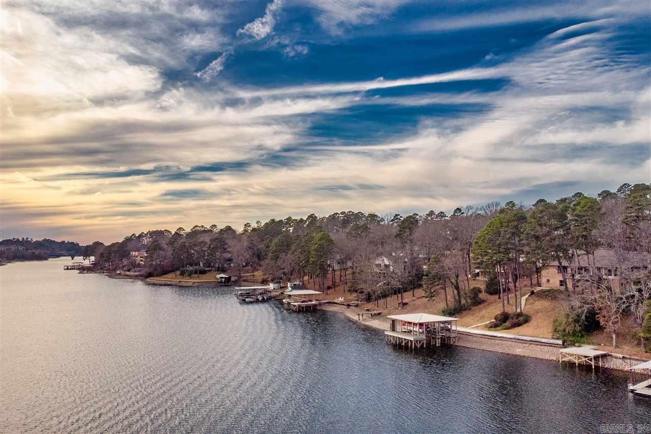 QUINNS LAKE PARK - Residential