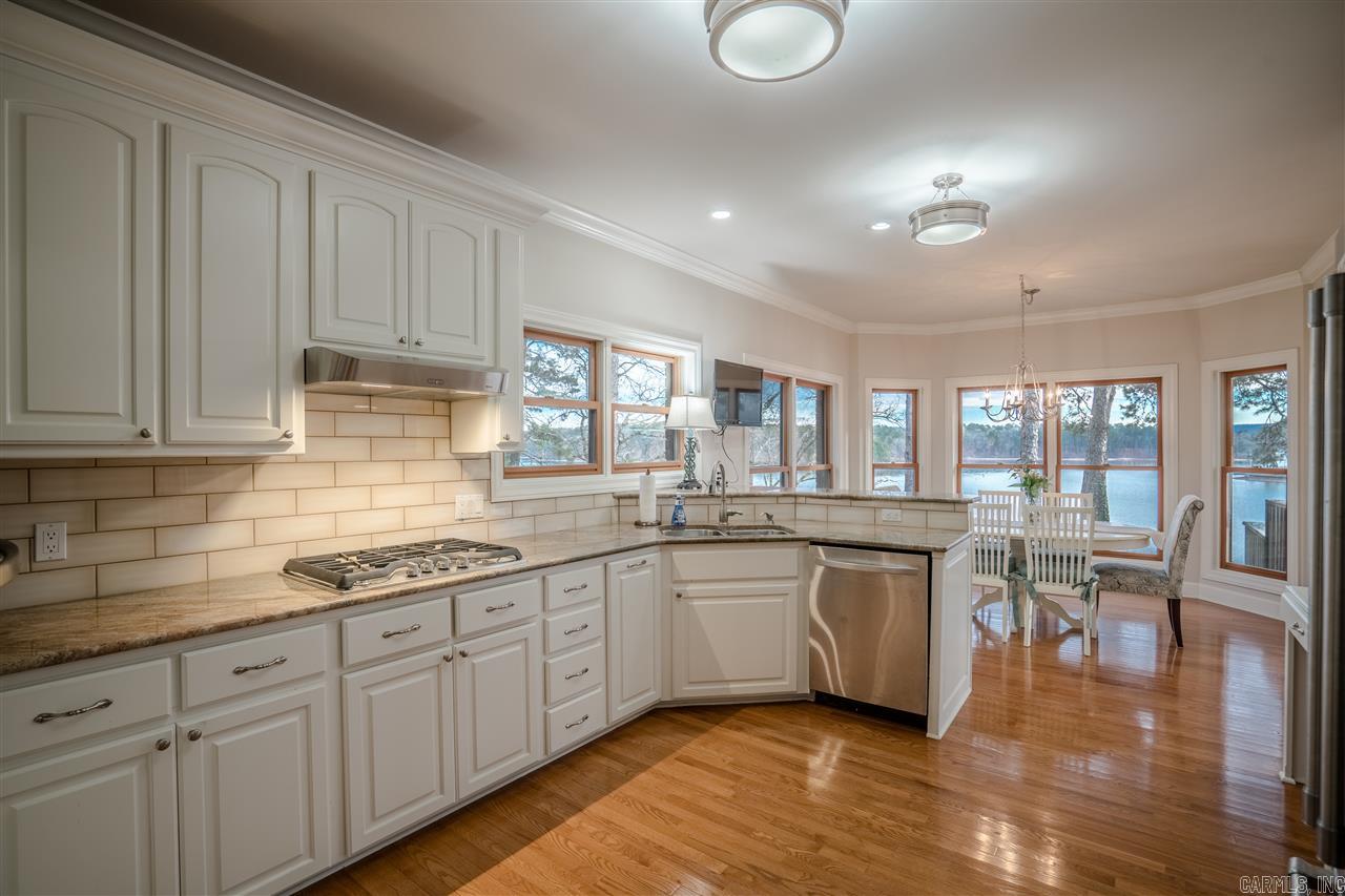 QUINNS LAKE PARK - Residential