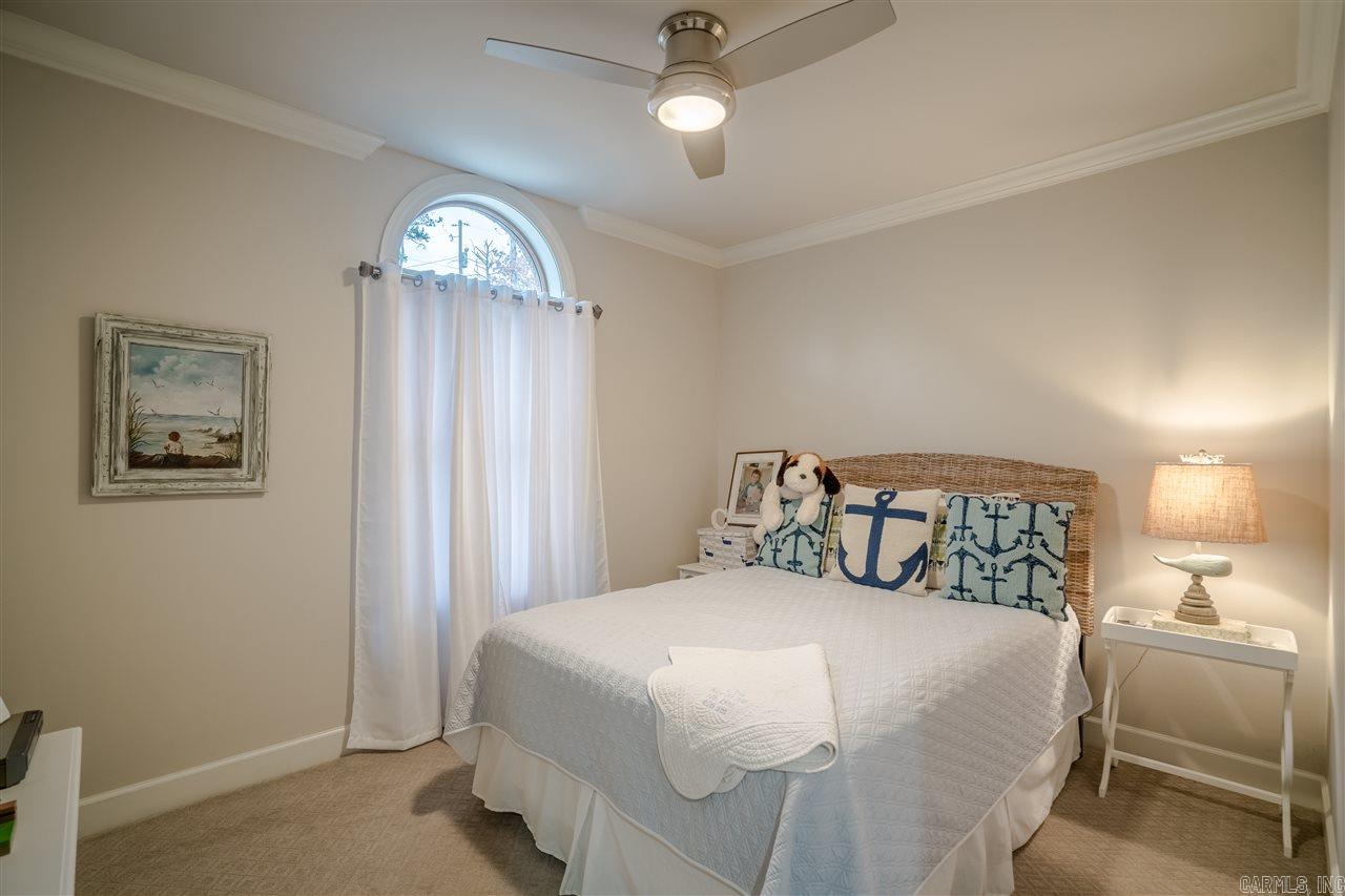 QUINNS LAKE PARK - Residential