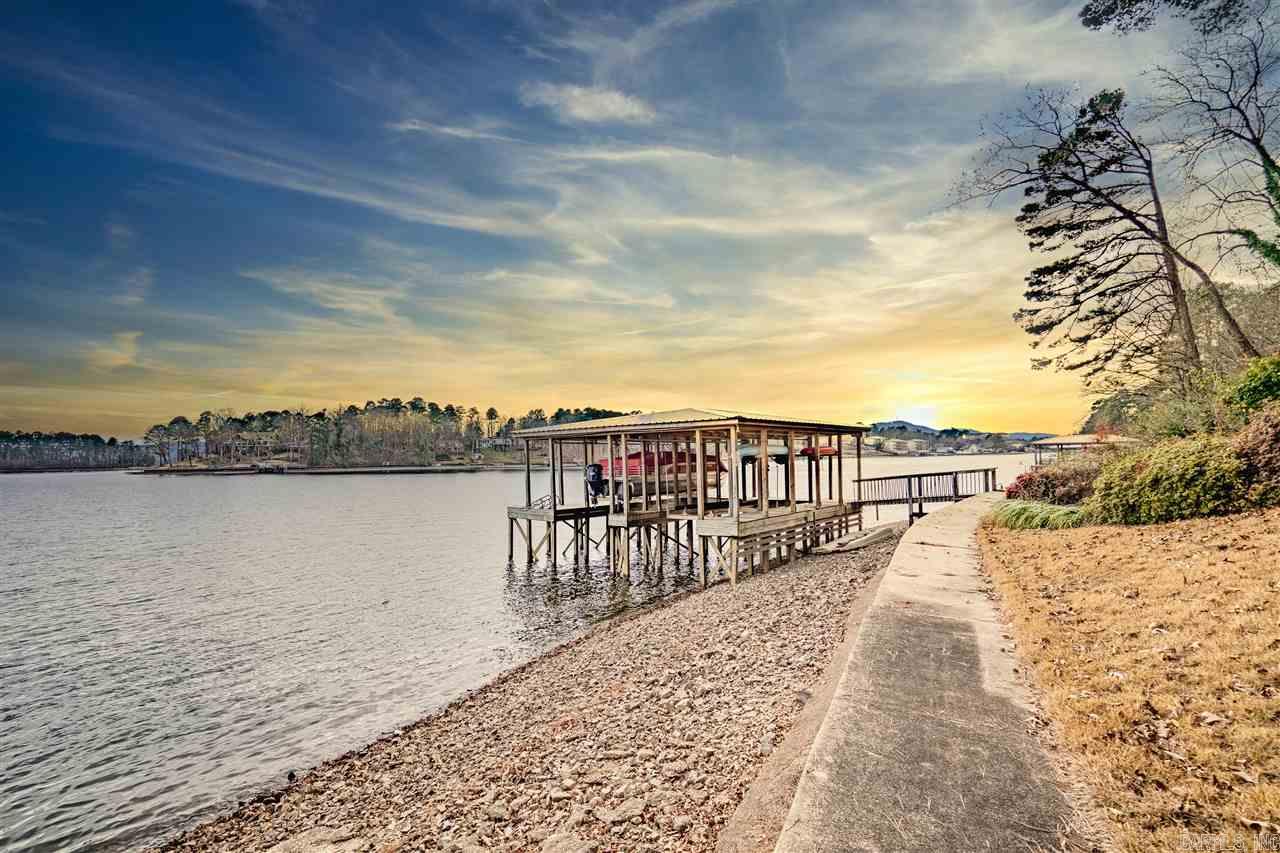 QUINNS LAKE PARK - Residential