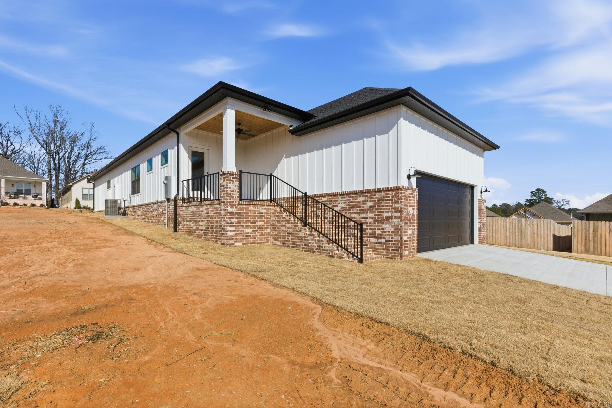 MIDTOWN BRYANT - Residential