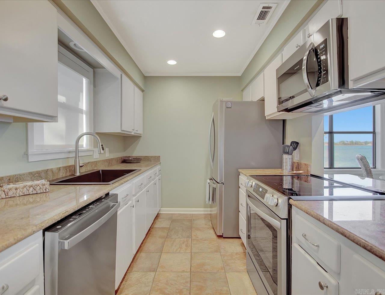 MOORINGS HPR - Residential