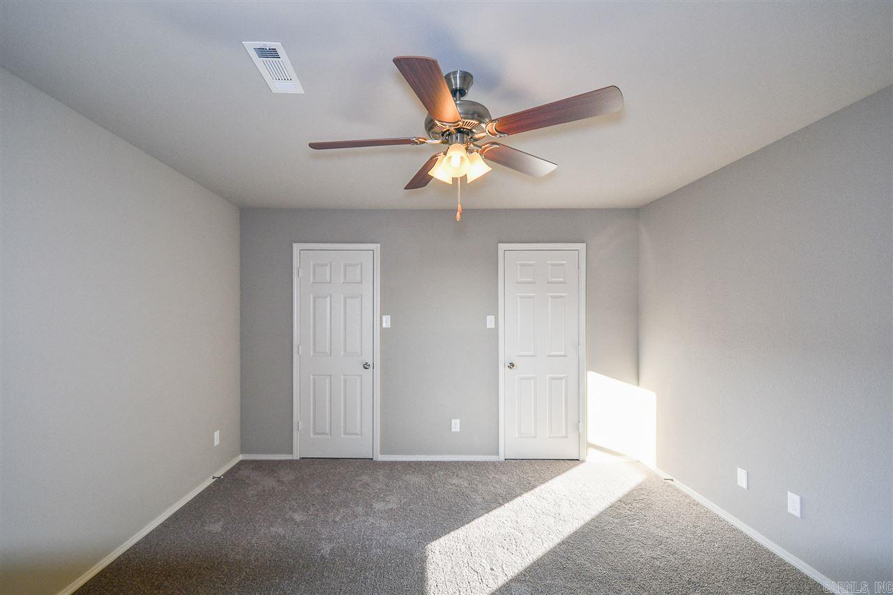 BENJAMIN GROVE - Residential