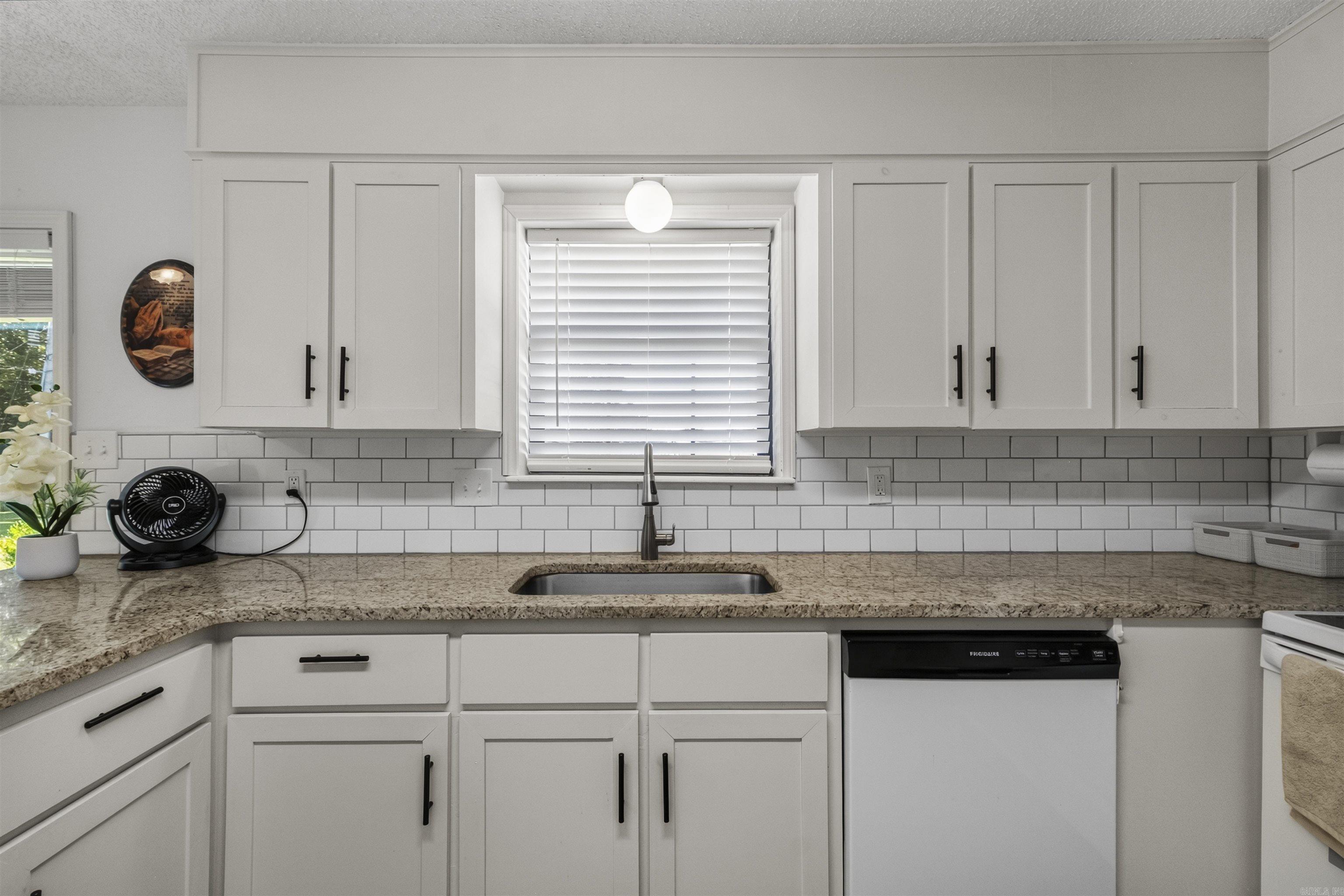 MARK LYNN TERRACE - Residential