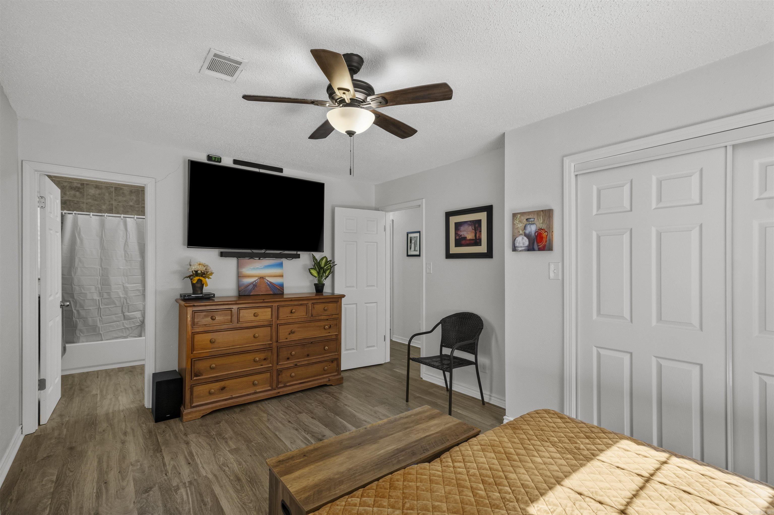 MARK LYNN TERRACE - Residential