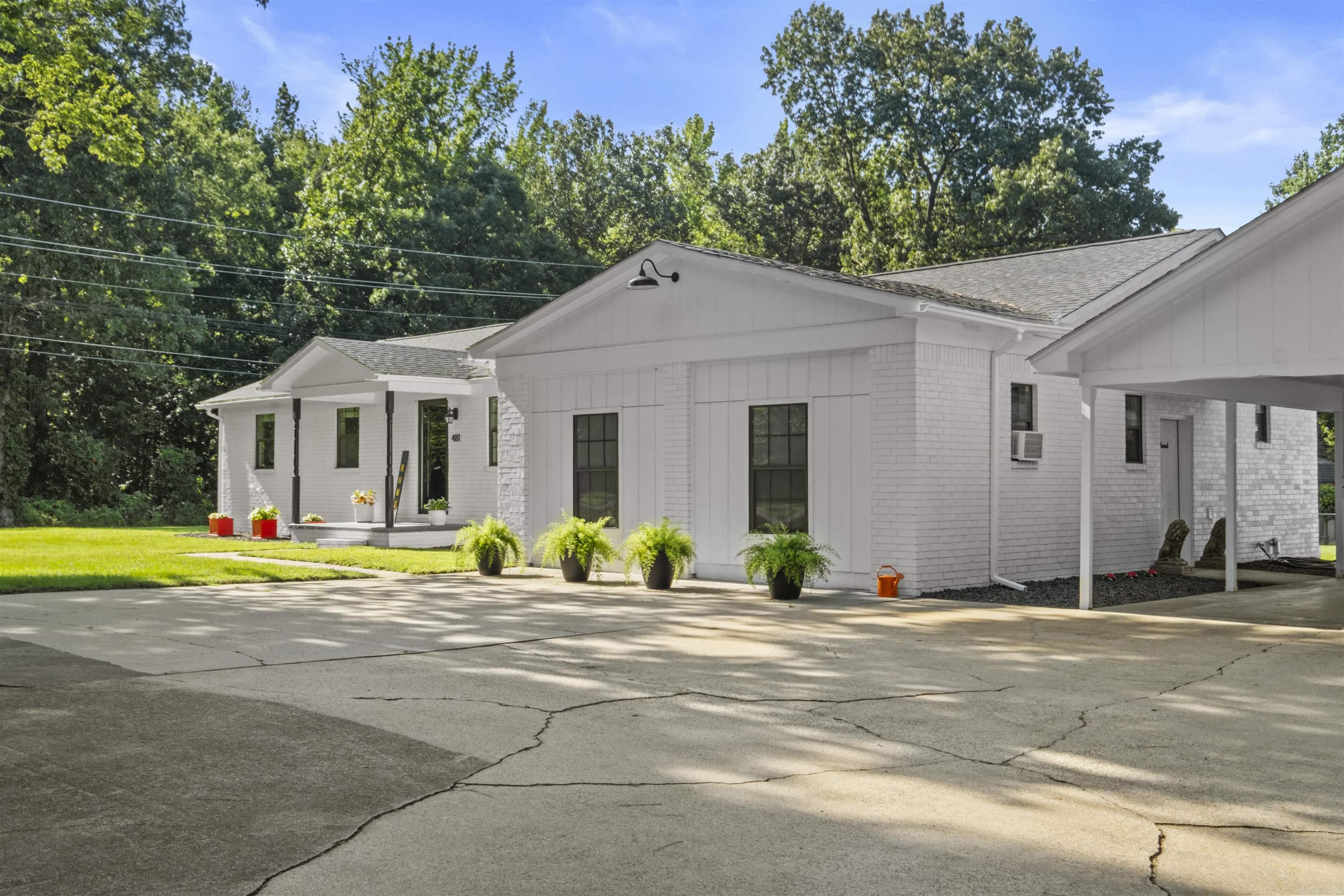 MARK LYNN TERRACE - Residential