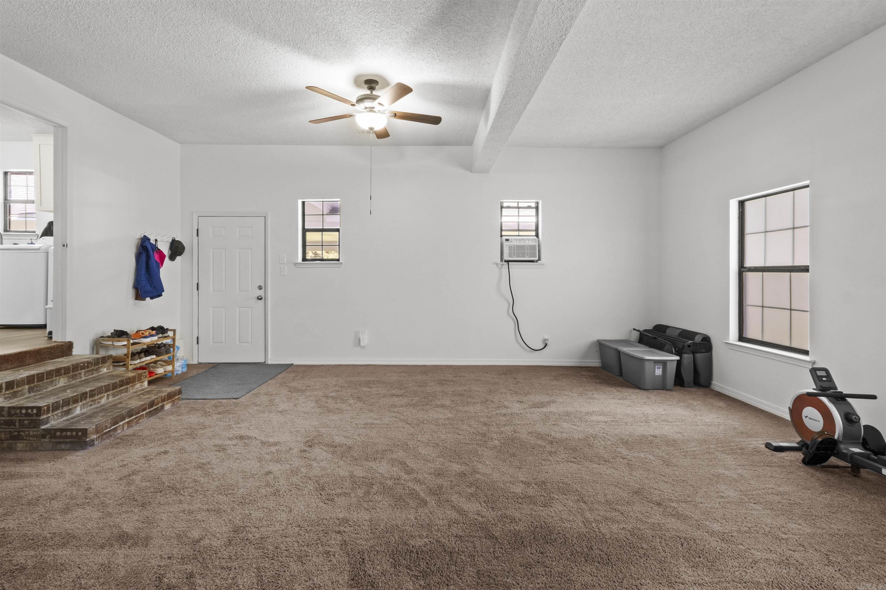 MARK LYNN TERRACE - Residential