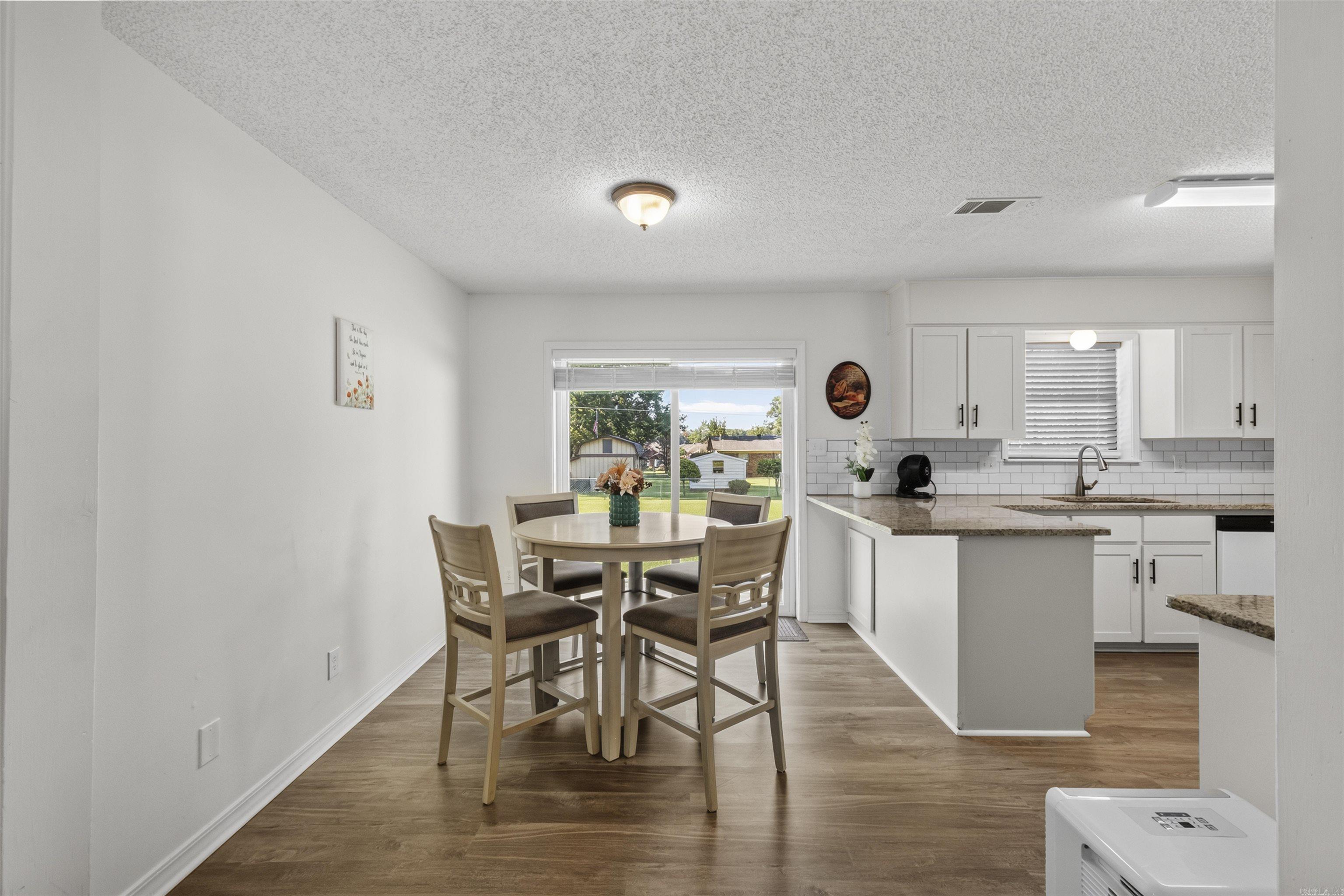 MARK LYNN TERRACE - Residential