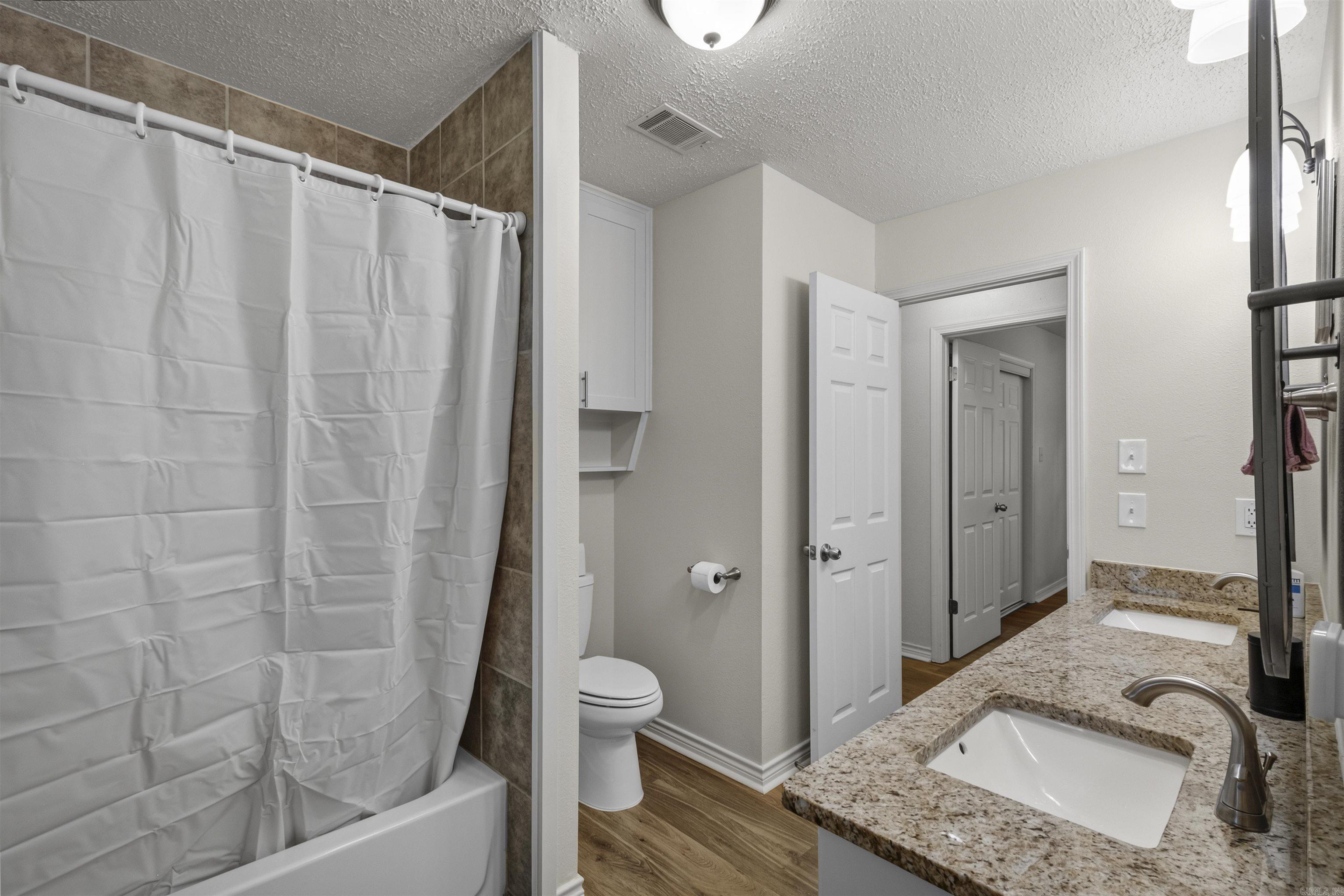 MARK LYNN TERRACE - Residential