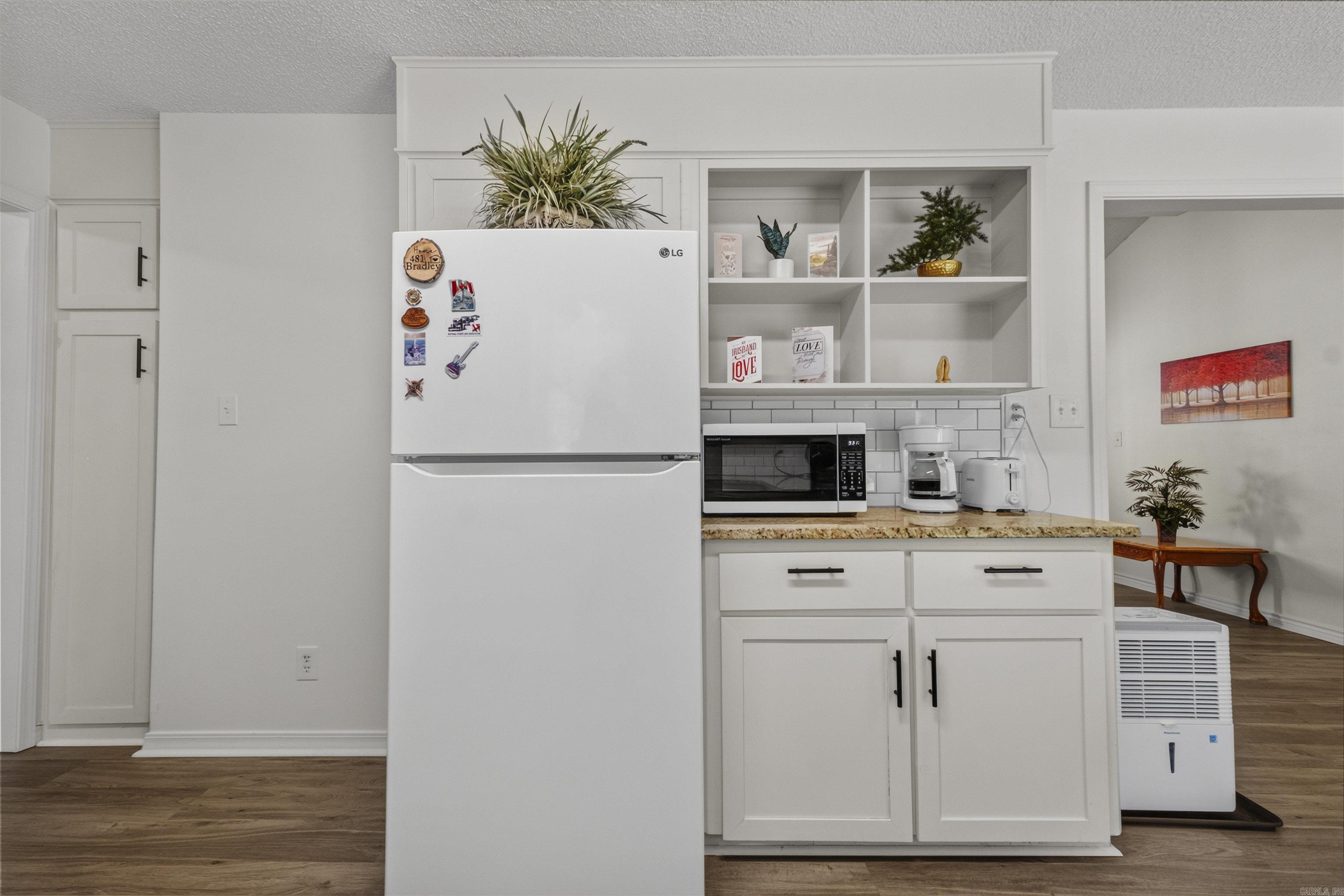 MARK LYNN TERRACE - Residential