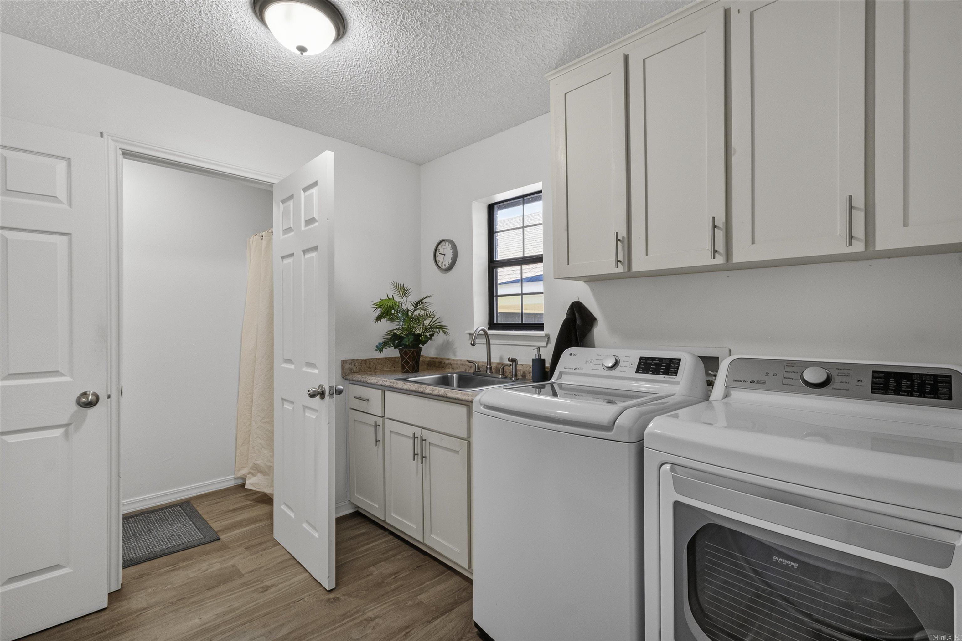 MARK LYNN TERRACE - Residential