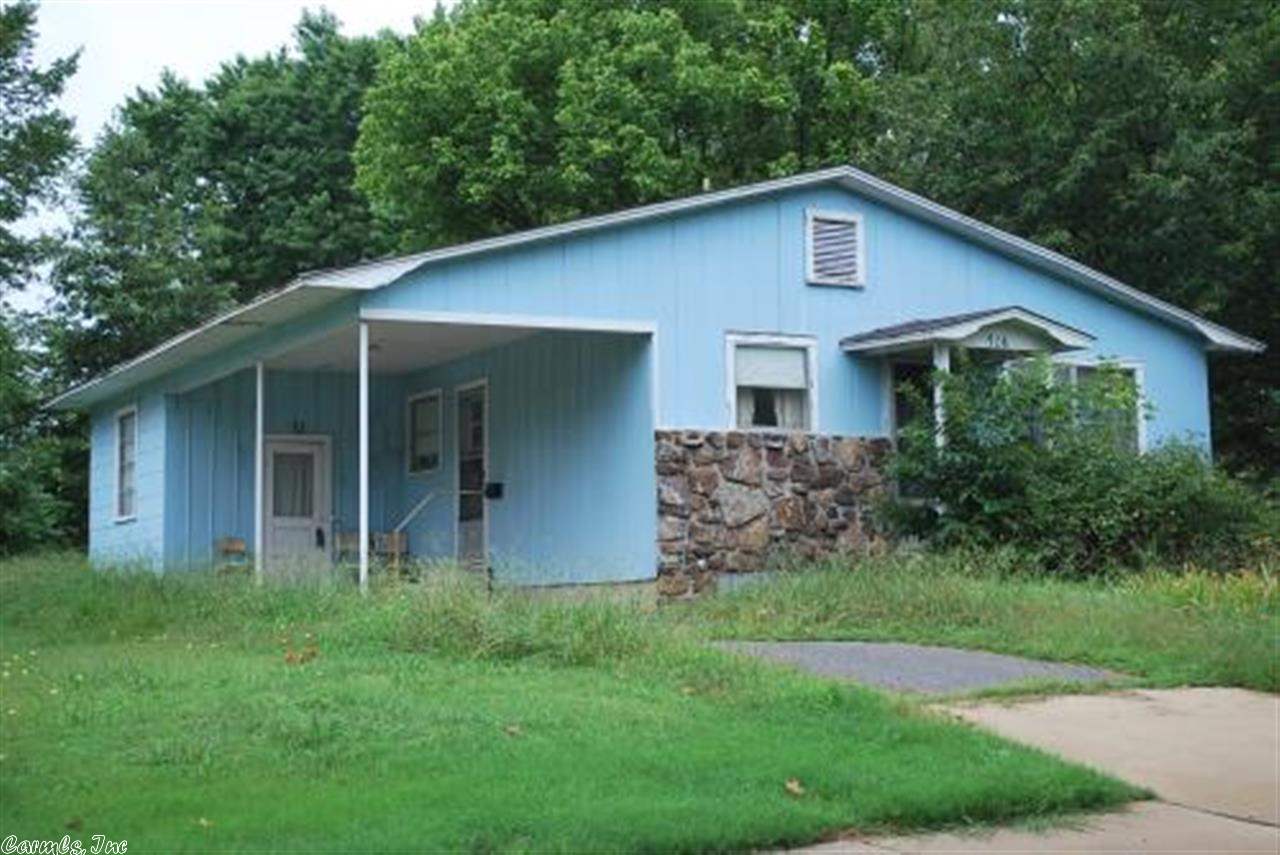 This older home is a fixer upper walking distance to schools & close to Greers Ferry Lake & the Little Red River. This house needs some repairs but could be a great weekender or a Rental house close to the lake. The house is sold as is.