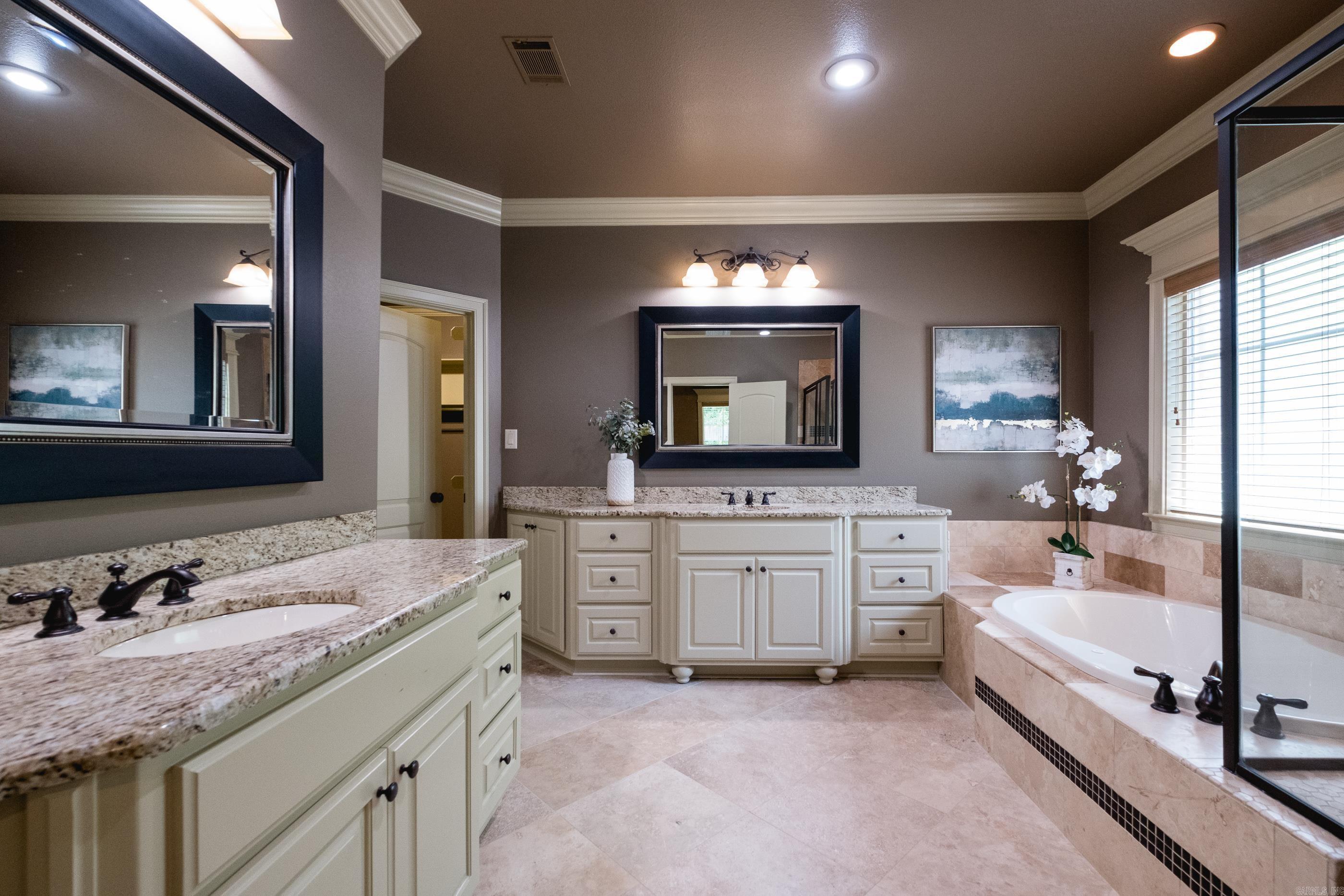 CHENAL VALLEY EPERNAY PLACE - Residential