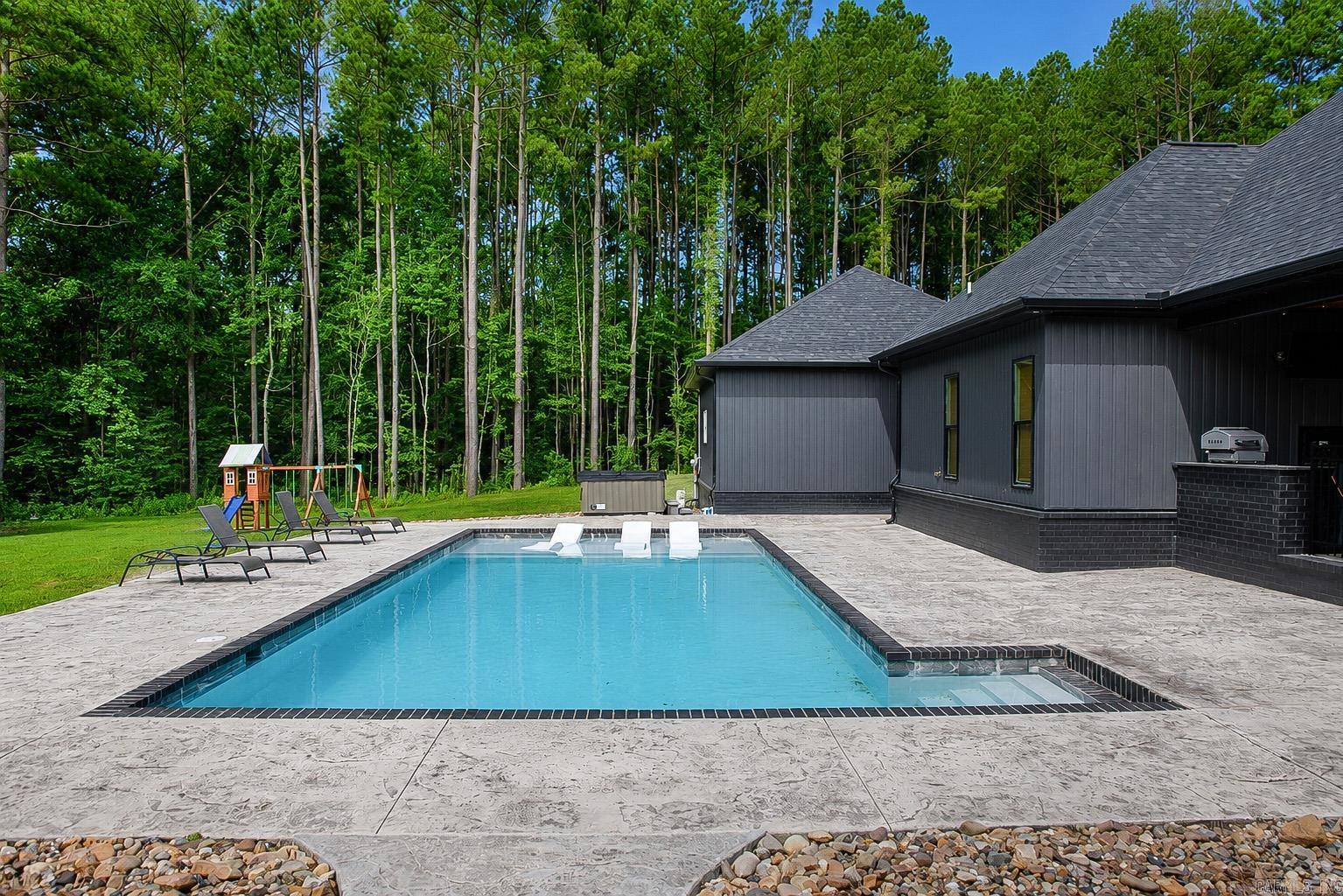 41ST ADDN/STEPHENSON LOOP - Residential