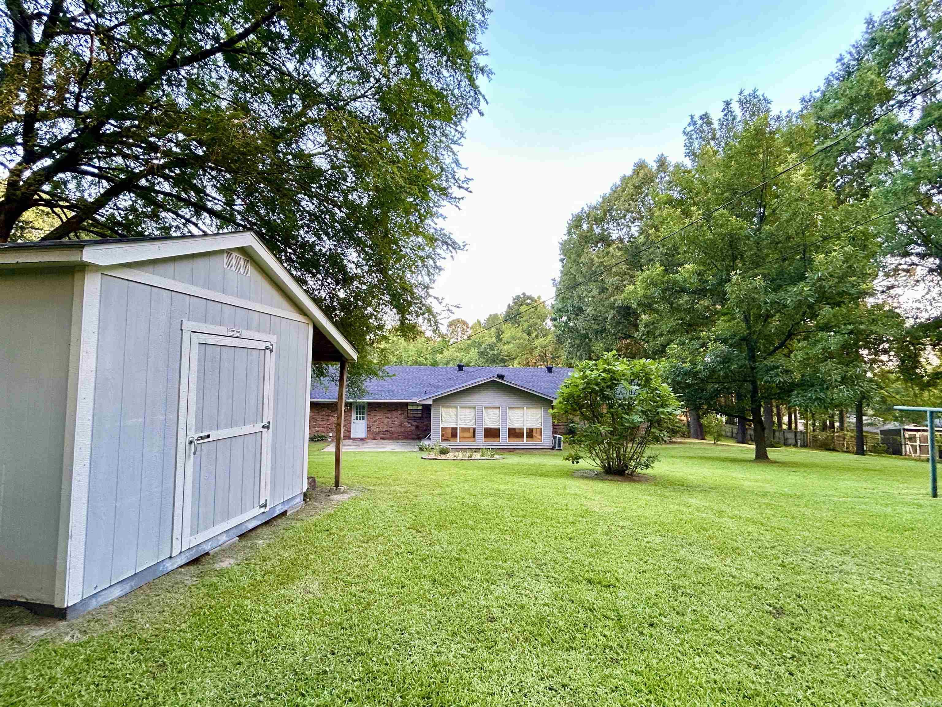ROLLING BROOK - Residential