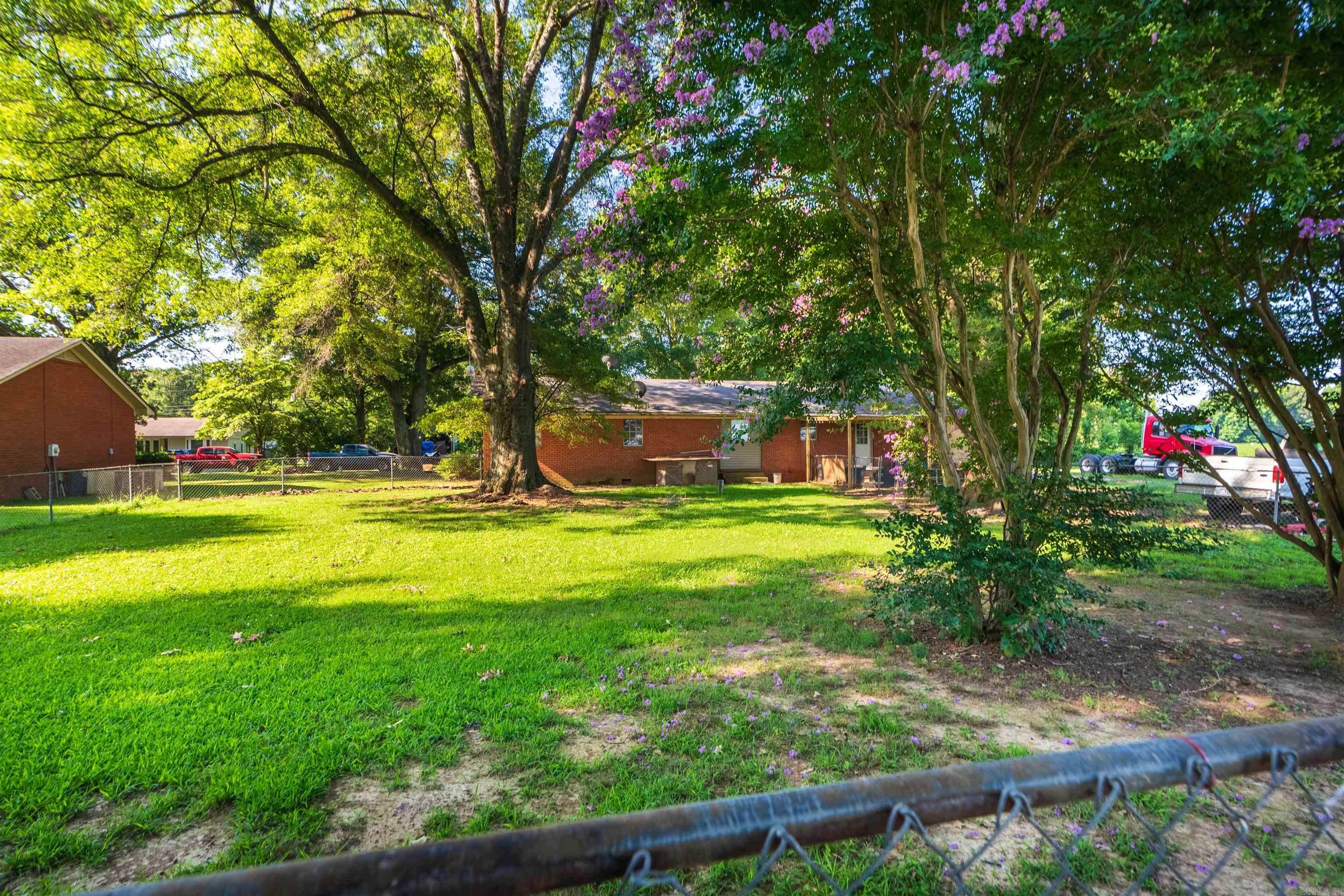 TOWN & COUNTRY - Residential