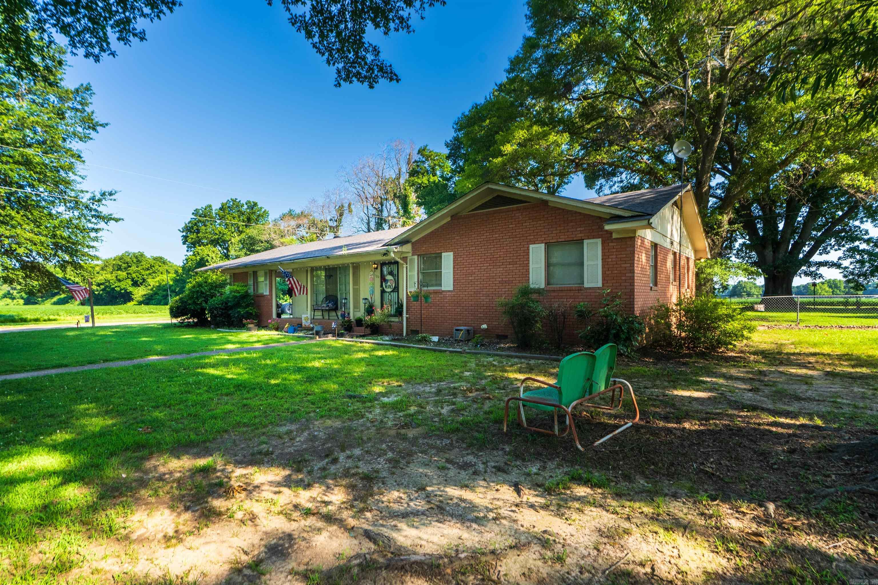 TOWN & COUNTRY - Residential