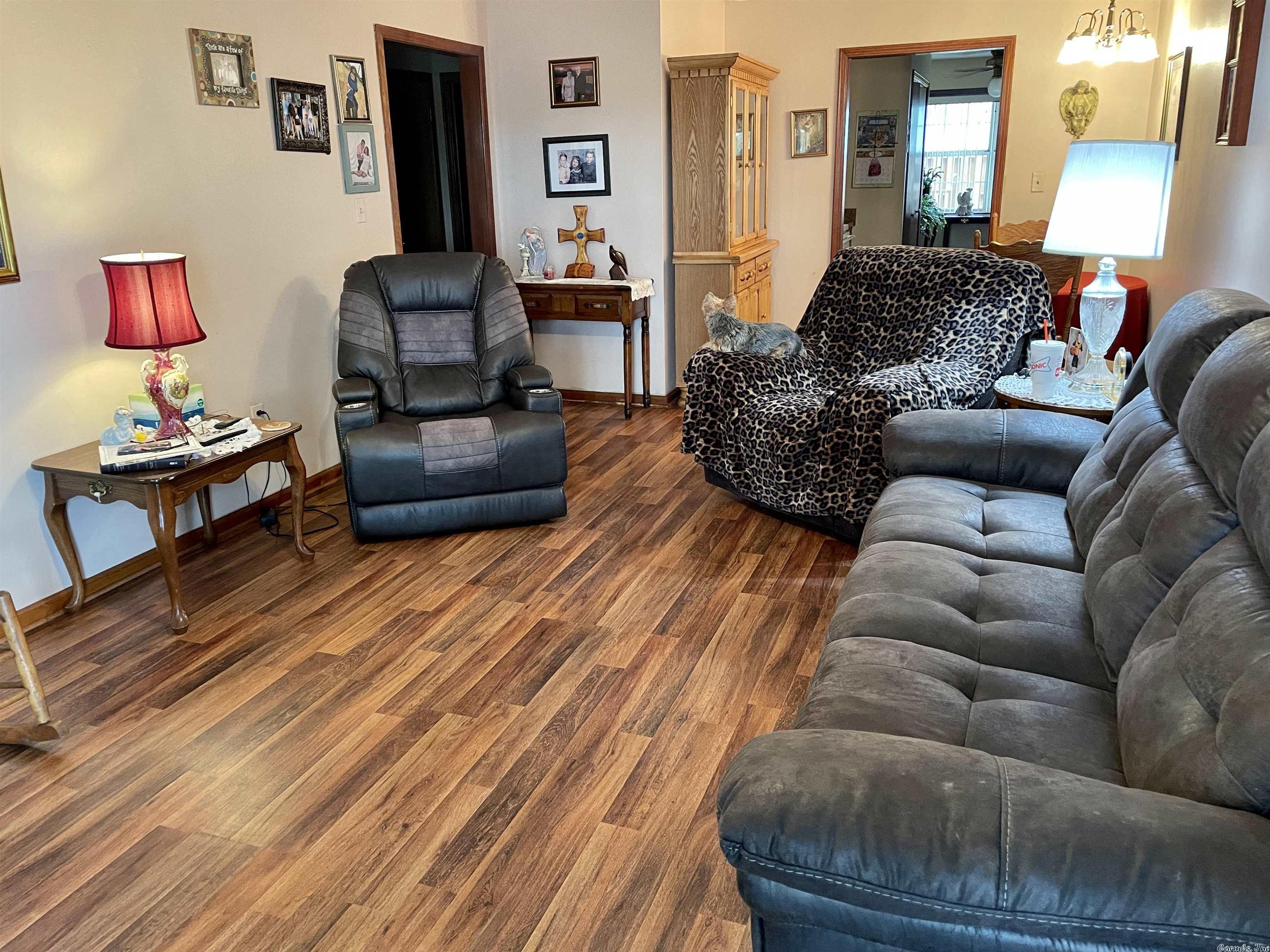 RIVER OAKS COMMONS - Residential