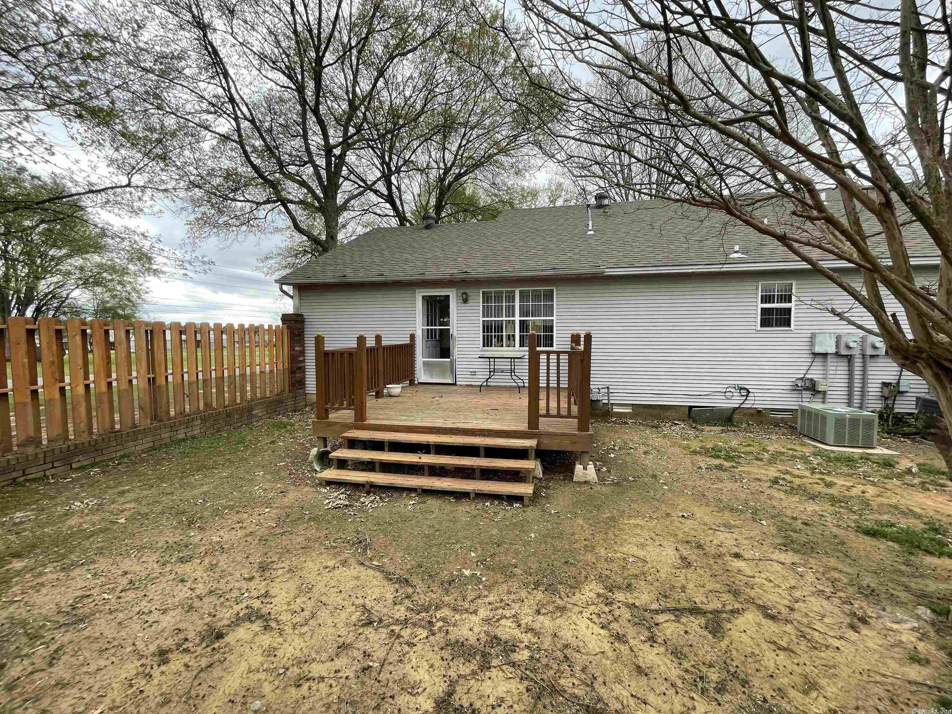 RIVER OAKS COMMONS - Residential
