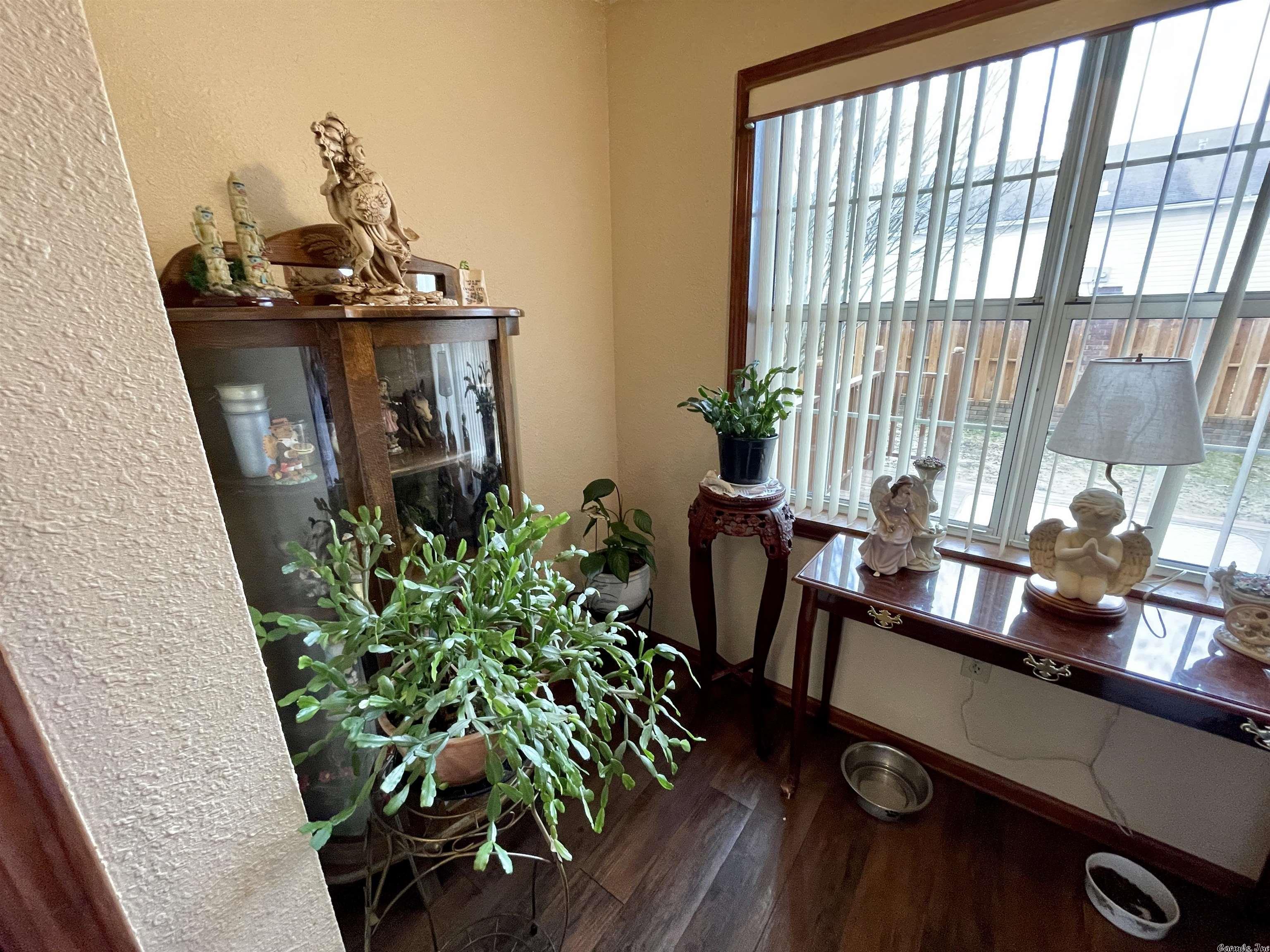 RIVER OAKS COMMONS - Residential