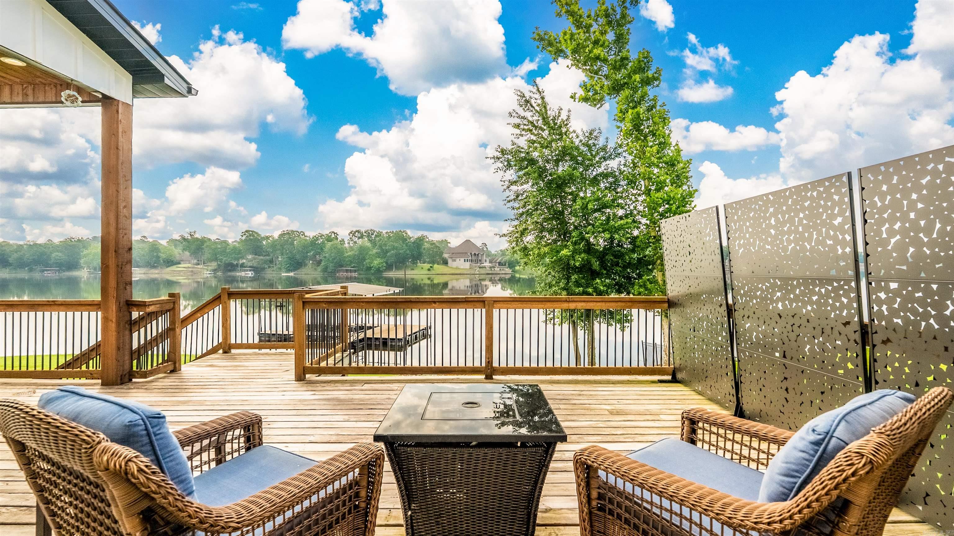 THE POINTE HURRICANE ESTATES - Residential