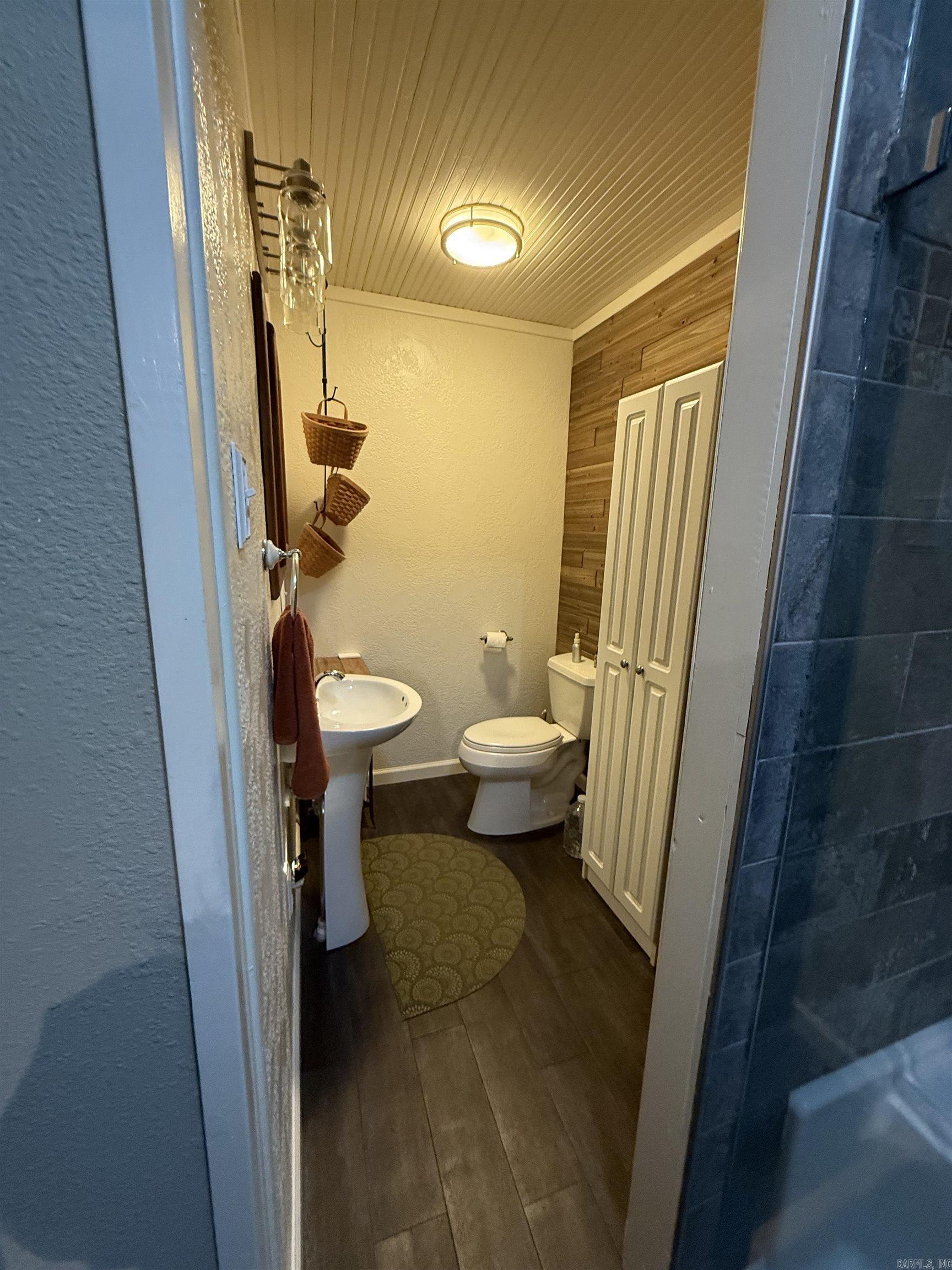 WILDWOOD TRAIL - Residential