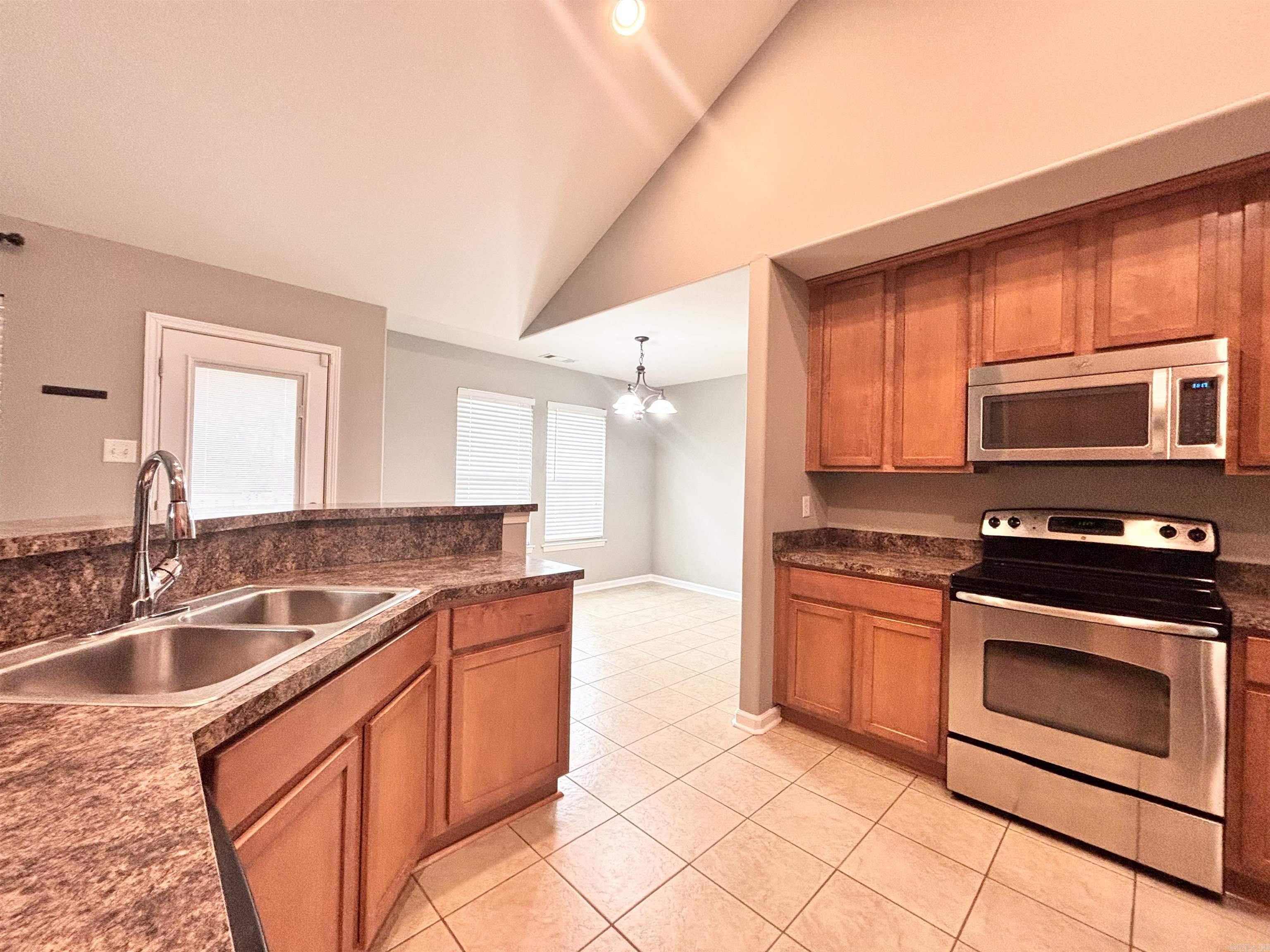 THE OAKS - Residential