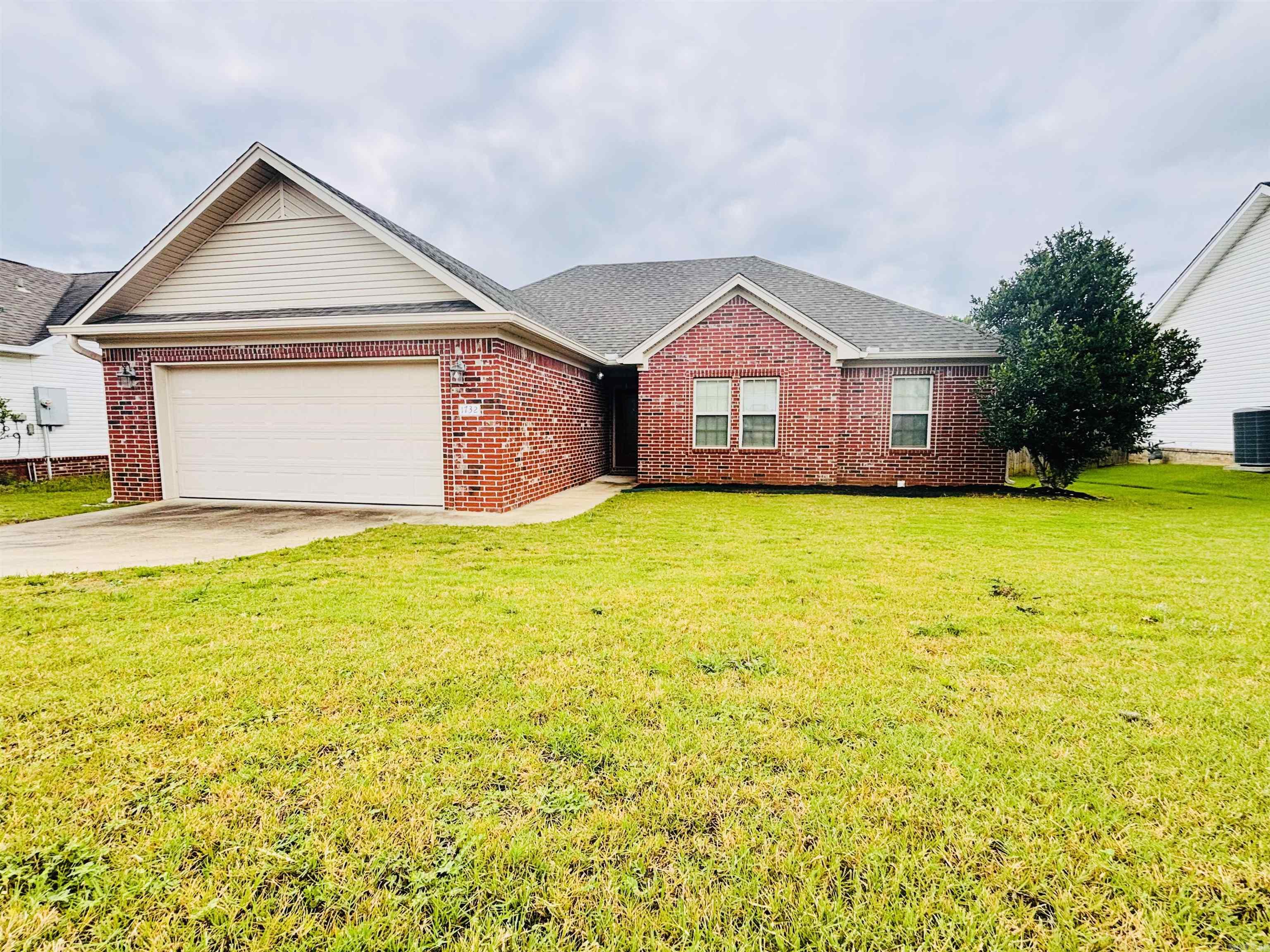 THE OAKS - Residential