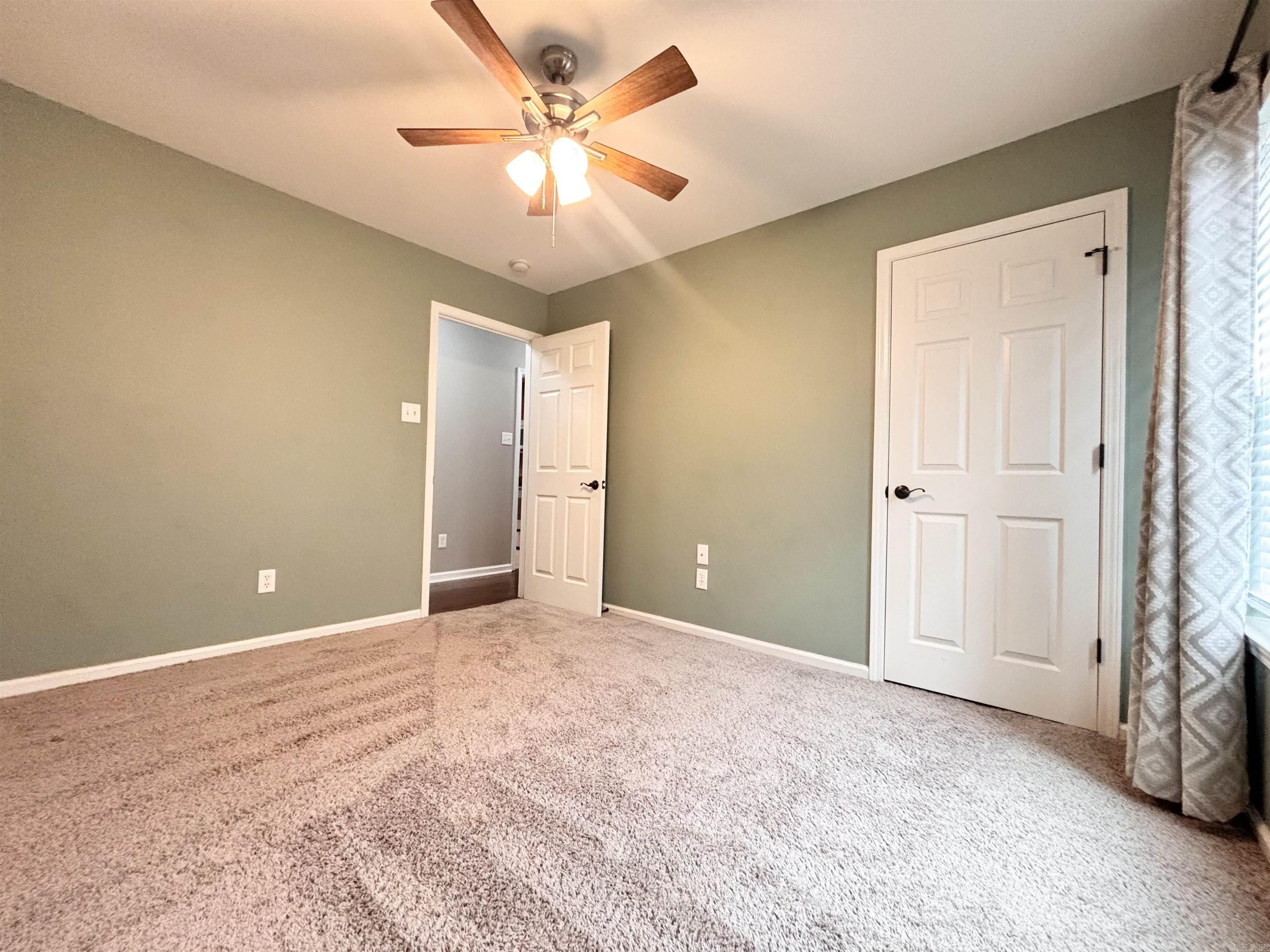 THE OAKS - Residential