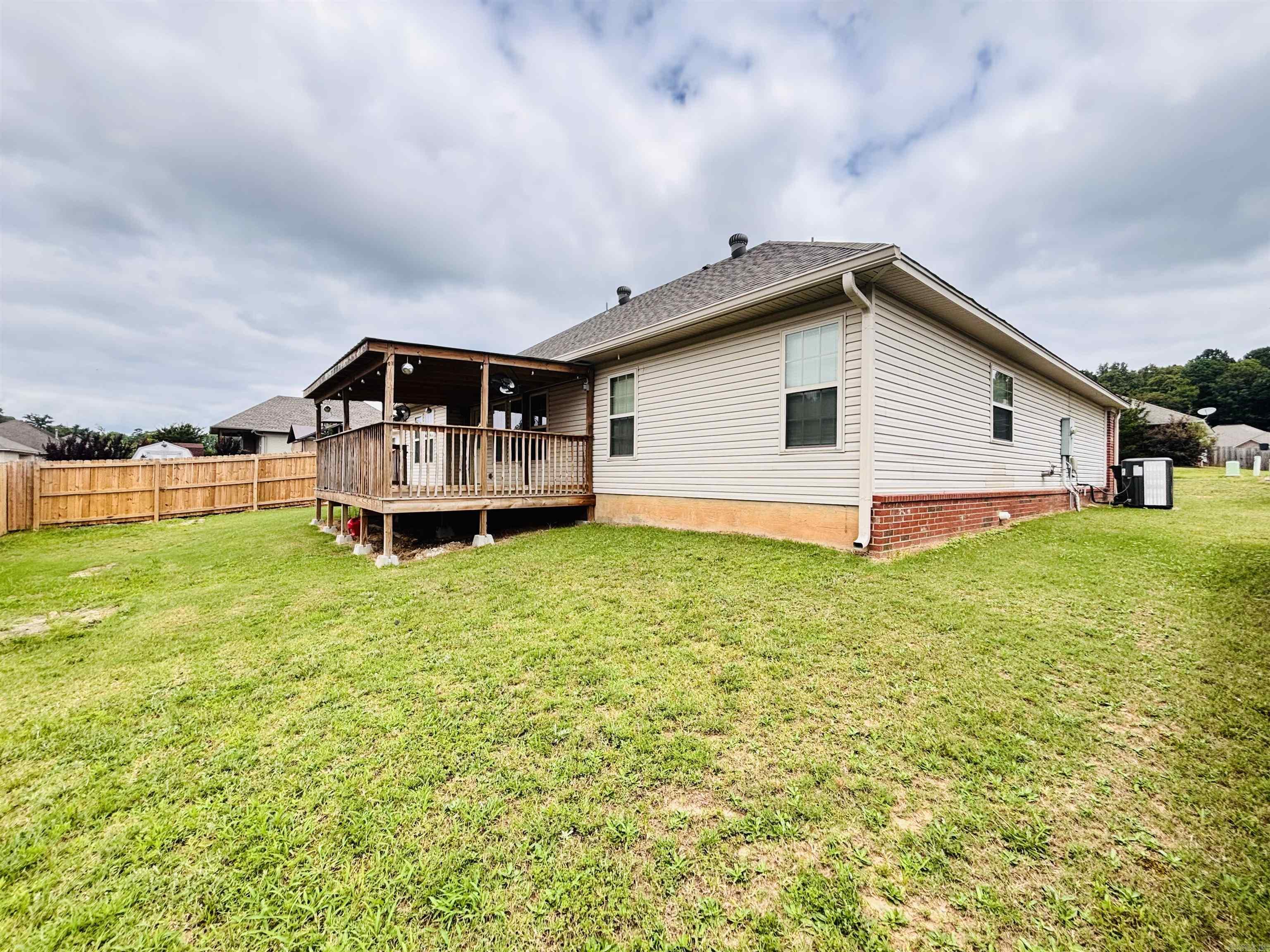 THE OAKS - Residential