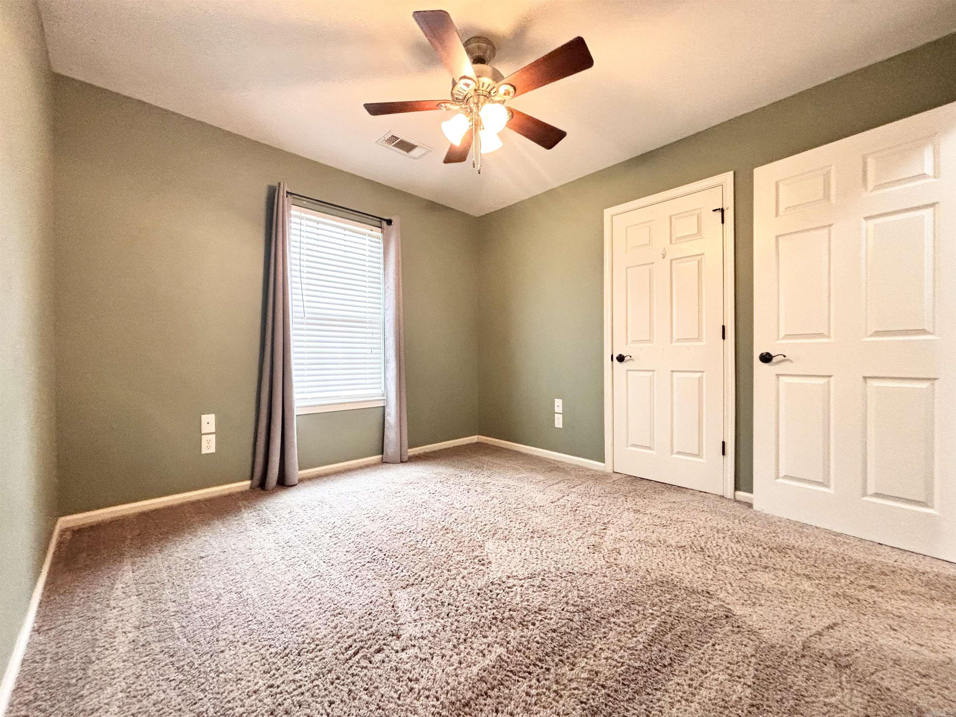 THE OAKS - Residential