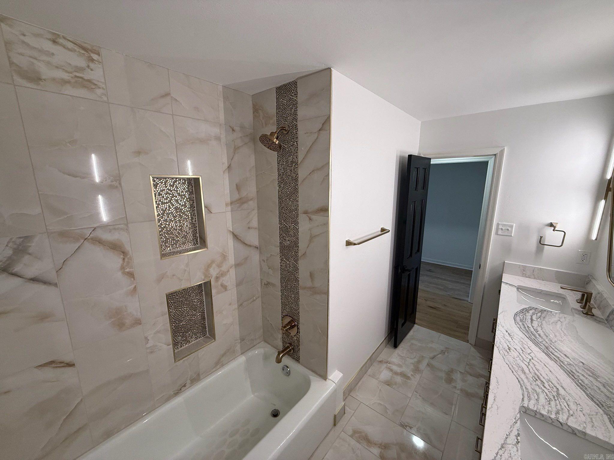 INDIAN HILLS - Residential
