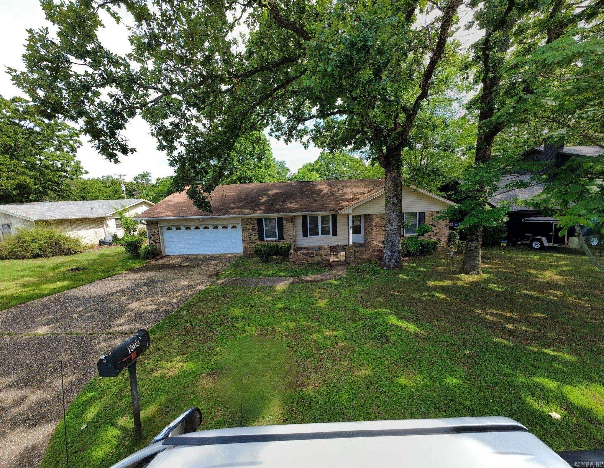 Beautiful, fully renovated 4-bedroom, 2 1/2 bath home located in the Indian Hills Subdivision. Completely ready to move in! This house won't last long at this price.