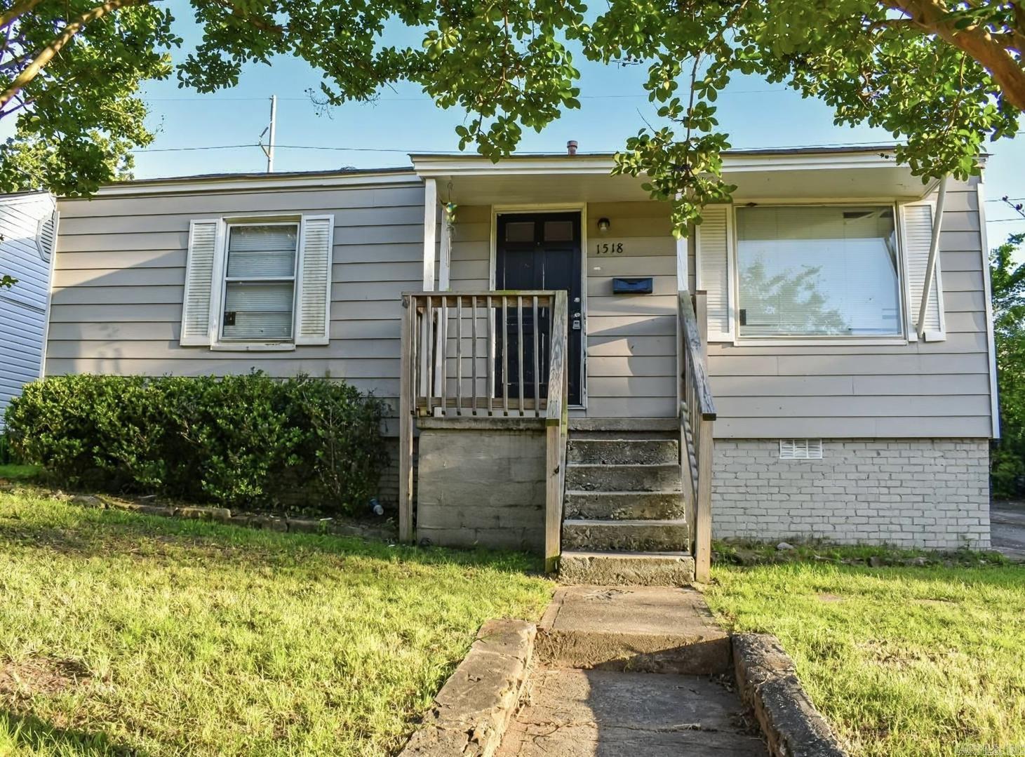 Lightly updated and move-in ready! This 3BR/1.5BA home is perfect for a first-time homebuyer or investor looking for a turnkey opportunity. Features include spacious living areas, updated touches throughout, functional floor plan, and plenty of natural light. Conveniently located near shopping, dining, schools, and interstate access. Great opportunity to own an affordable home with investment potential. Schedule your showing today!
