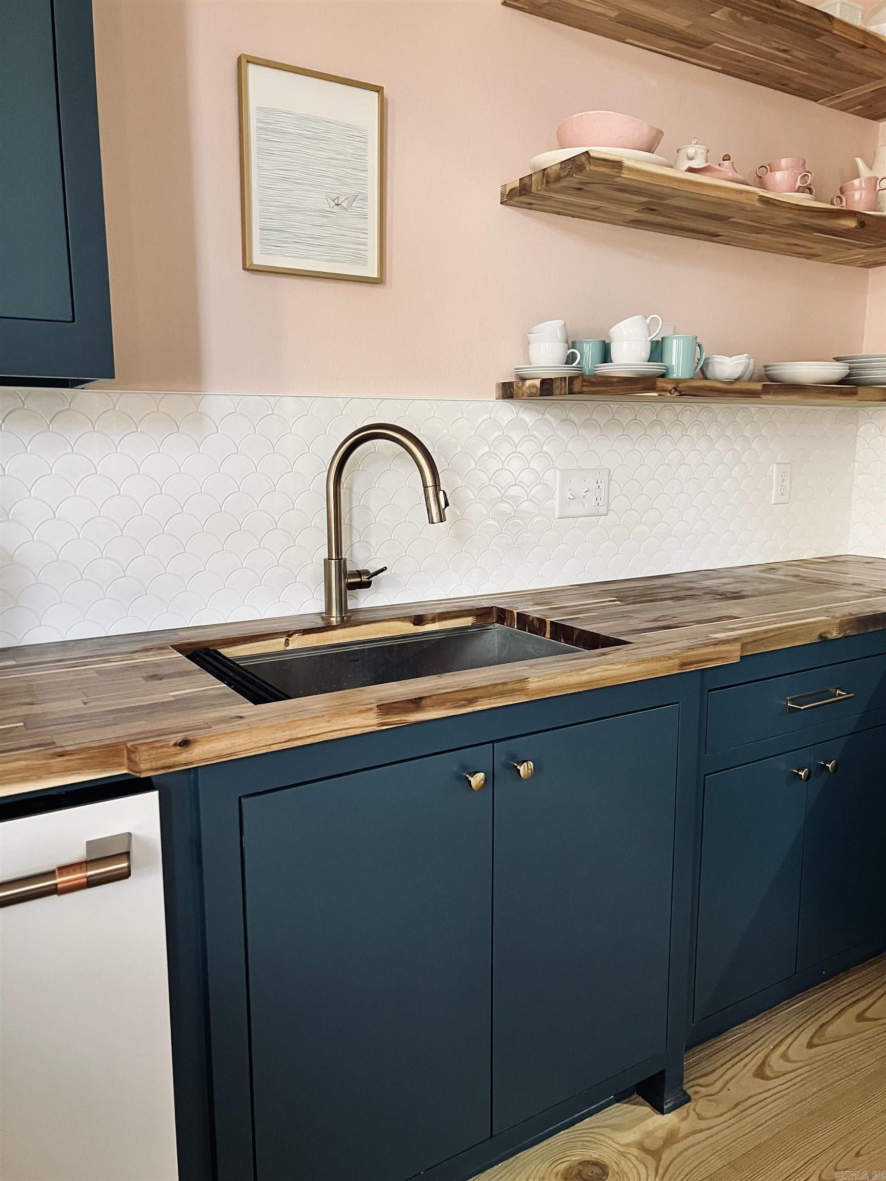 CREEKSIDE AT SHADOW RIDGE S/D - Residential