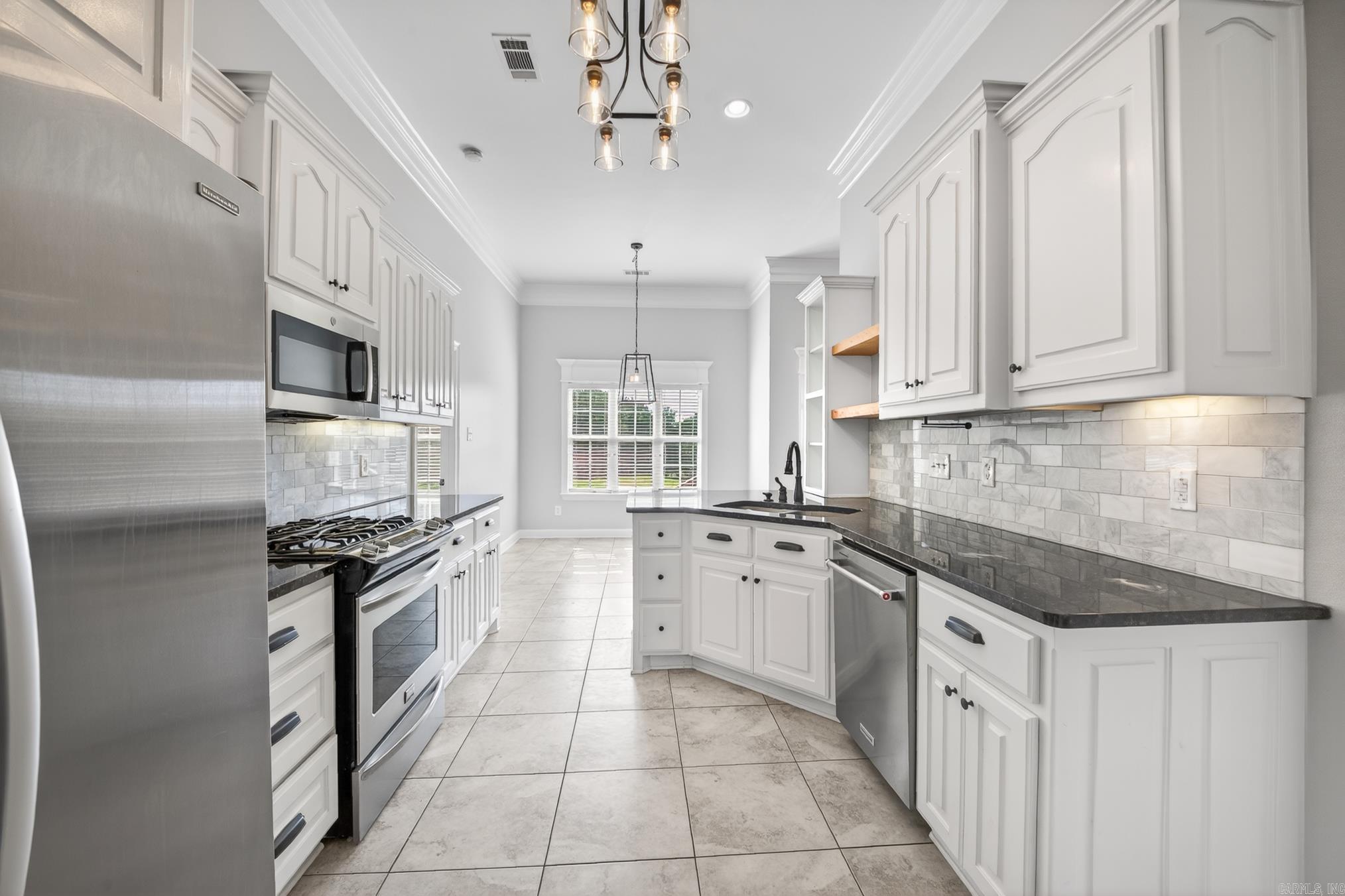 SOUTHERN HILLS @ CYPRESS CREEK - Residential