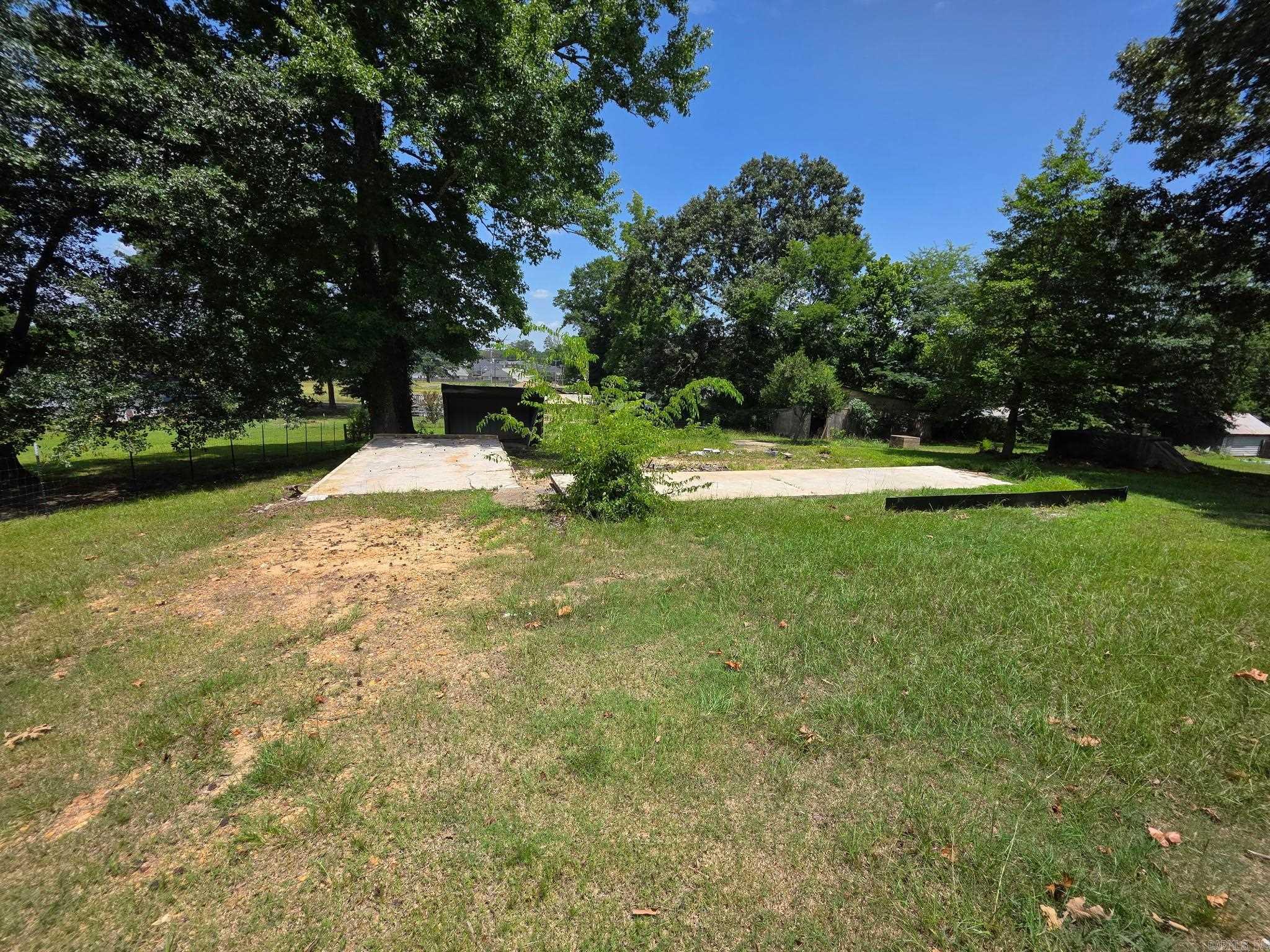 Come build your dream home on this perfect flat lot located in the heart of Benton. This lot has been cleared for you to come in and start building right away. It includes a tornado shelter and small storage shed to get you started. Call today with questions and don't miss out on this great property!