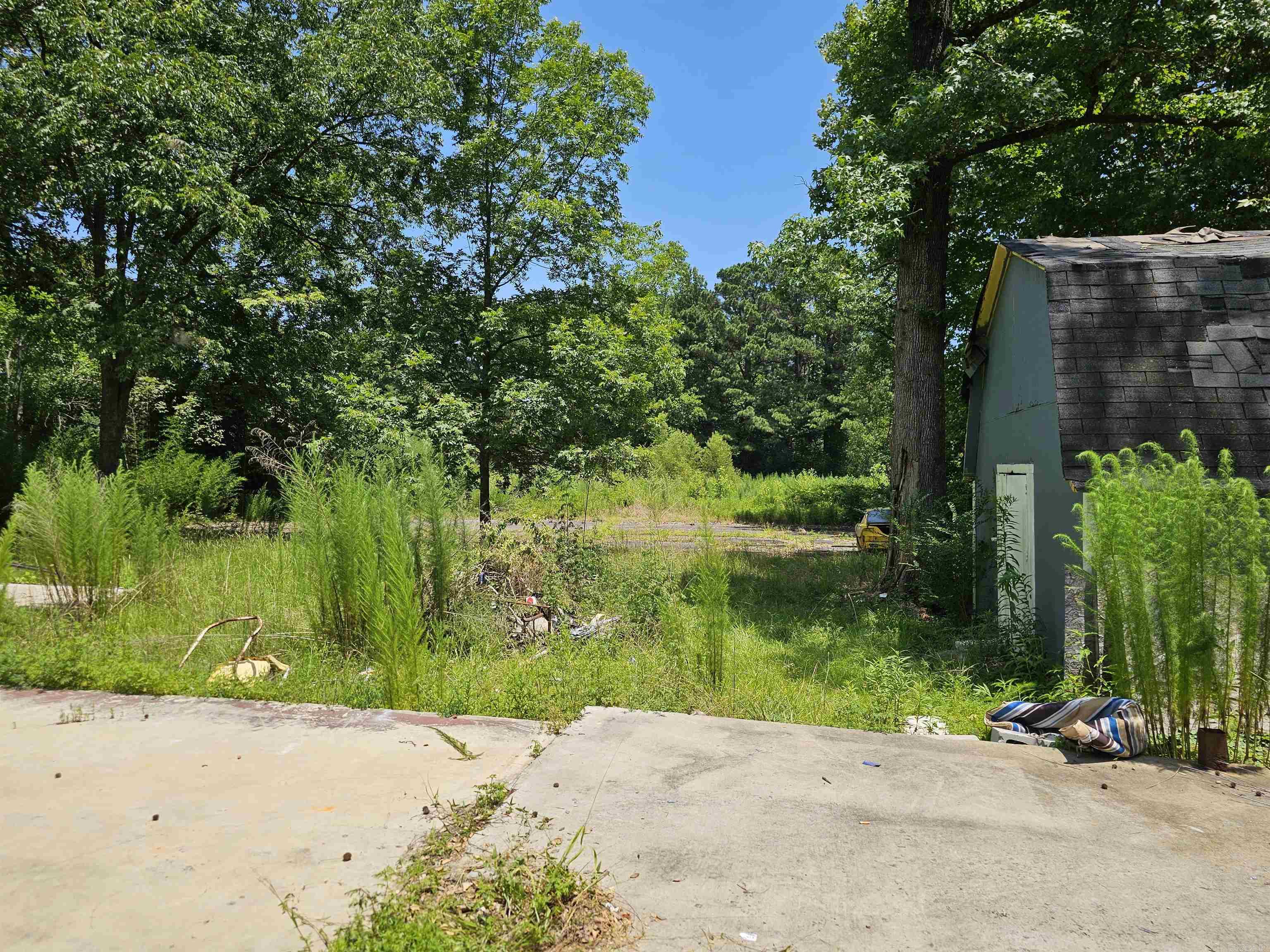 This is a nice, secluded corner lot in an established neighborhood. Close to the East End Fire Department and other homes. With almost 1.5 acres of land, utilities in place, and even a concrete pad, it's ready for you to build your dream home.