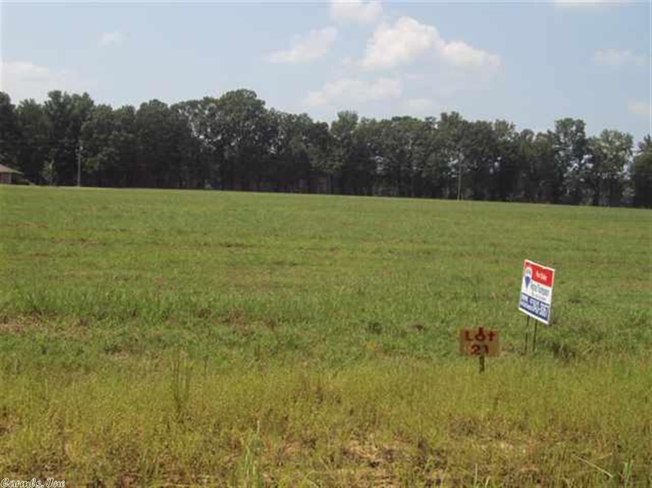 1.75 ACRES WAITING FOR YOUR CUSTOM BUILT HOME! QUIET, QUAINT, AND COUNTRY SETTING COMPLETE WITH IT'S OWN LANDING STRIP FOR YOUR PERSONAL AIRCRAFT!! Priced to sell!!!Call today for details!