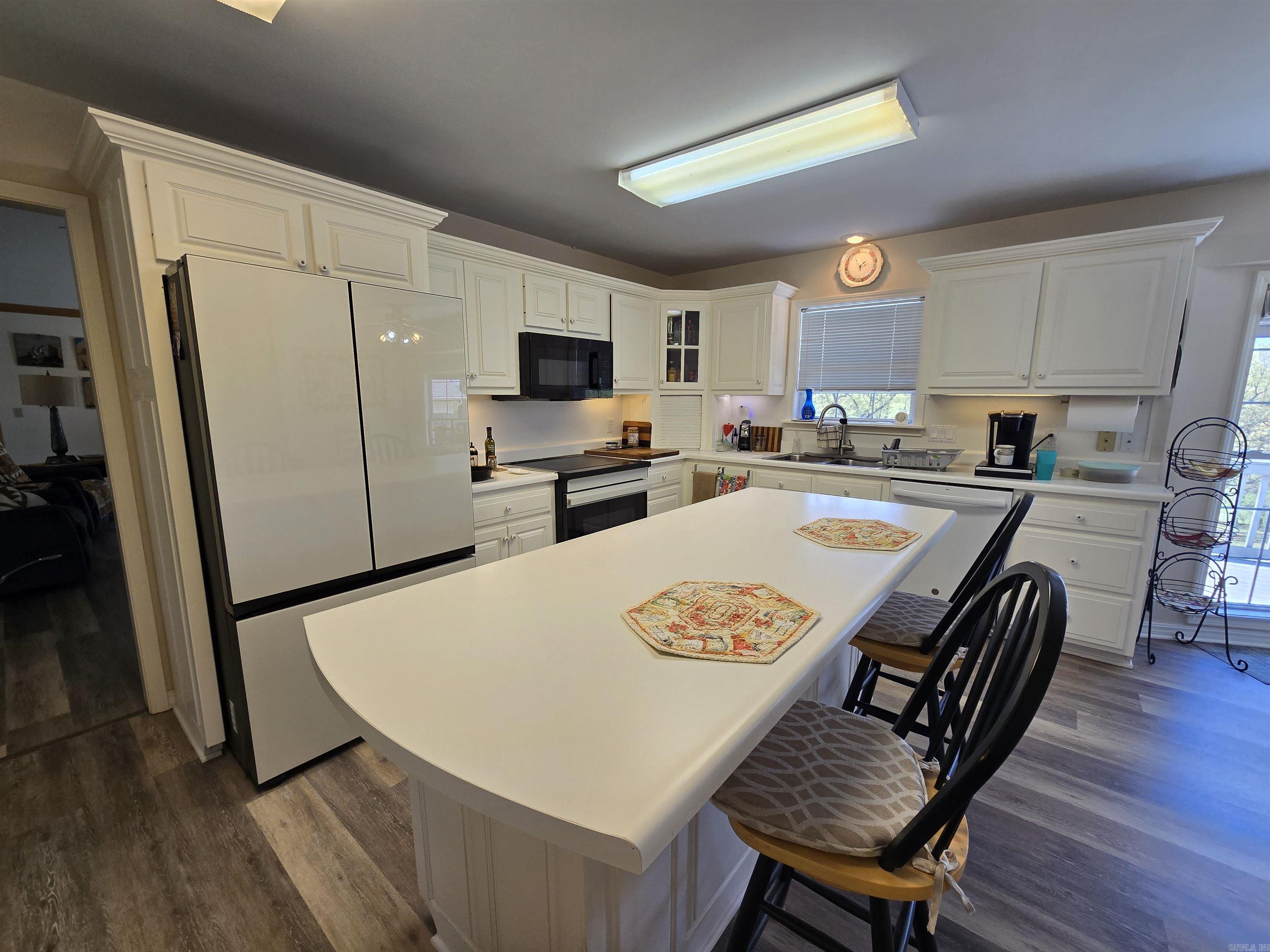 PEBBLE CREEK - Residential