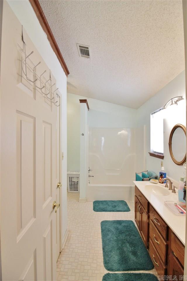 RAINTREE ACRES - Residential